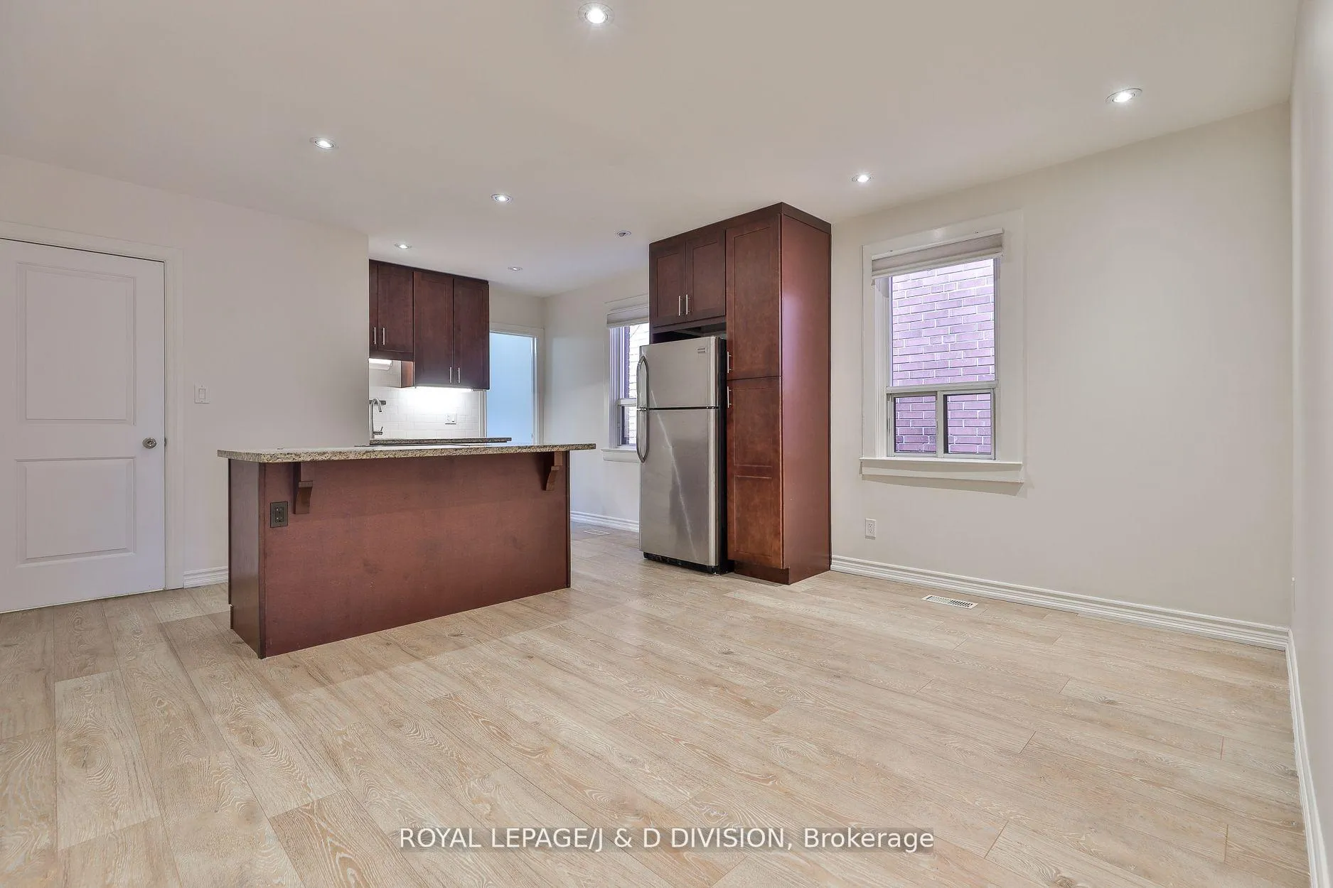Photo 4 of 22 Holmesdale Road, Toronto, Caledonia-Fairbank — HOMEH