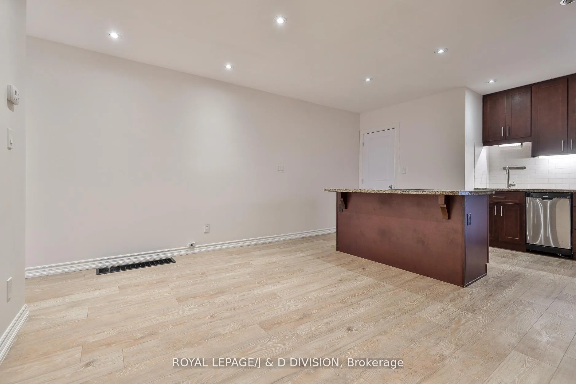 Photo 6 of 22 Holmesdale Road, Toronto, Caledonia-Fairbank — HOMEH