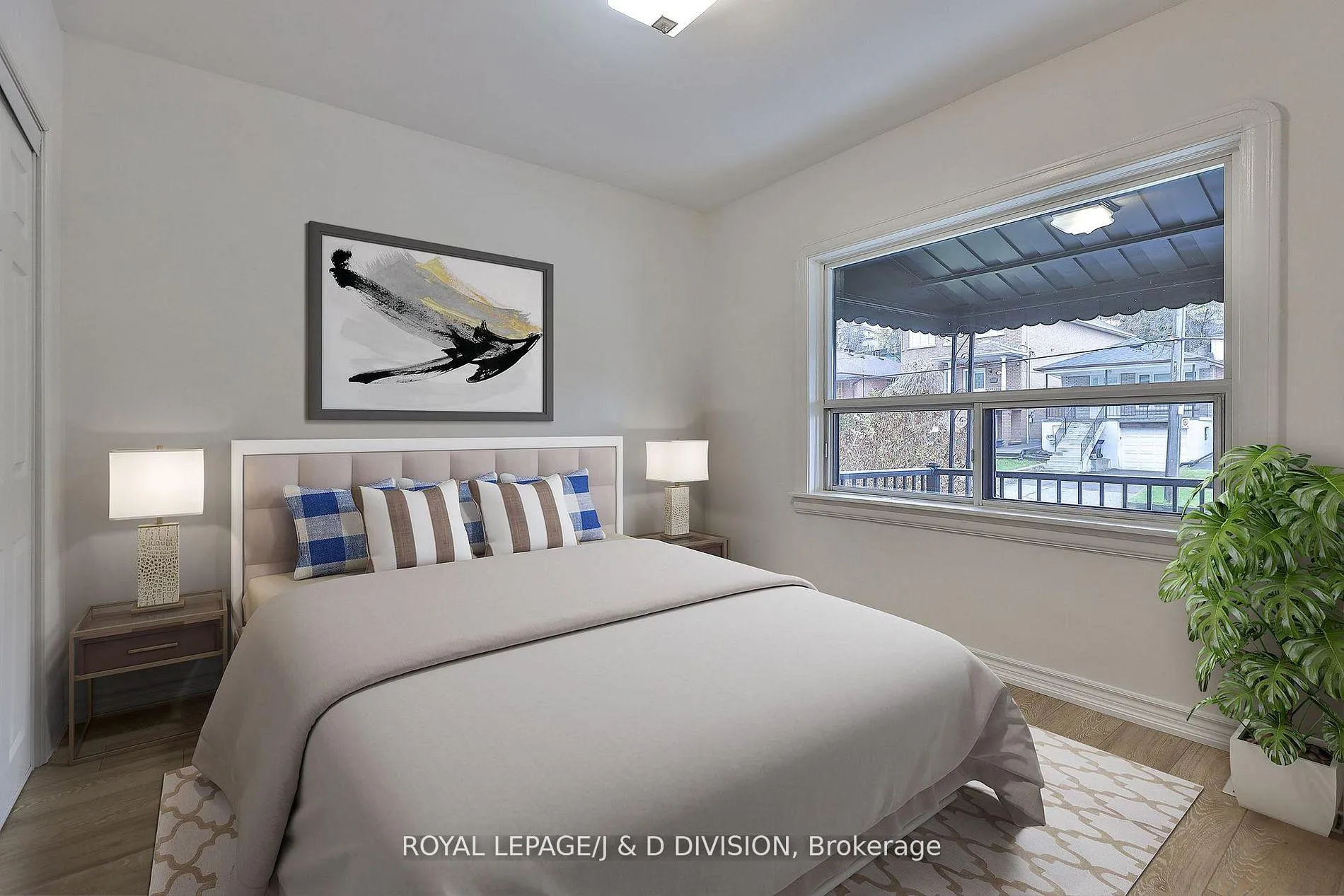 Photo 9 of 22 Holmesdale Road, Toronto, Caledonia-Fairbank — HOMEH