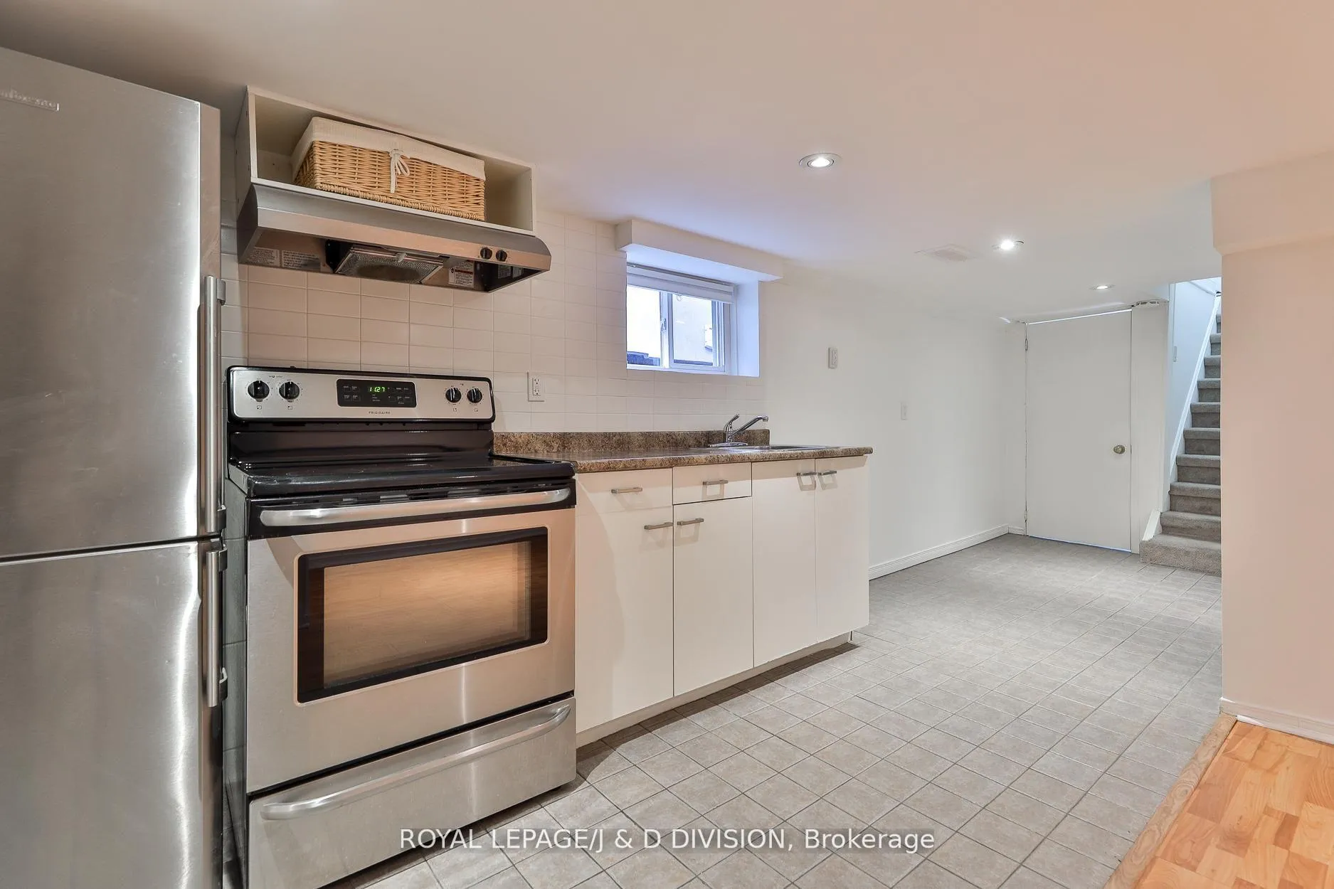 Photo 18 of 22 Holmesdale Road, Toronto, Caledonia-Fairbank — HOMEH