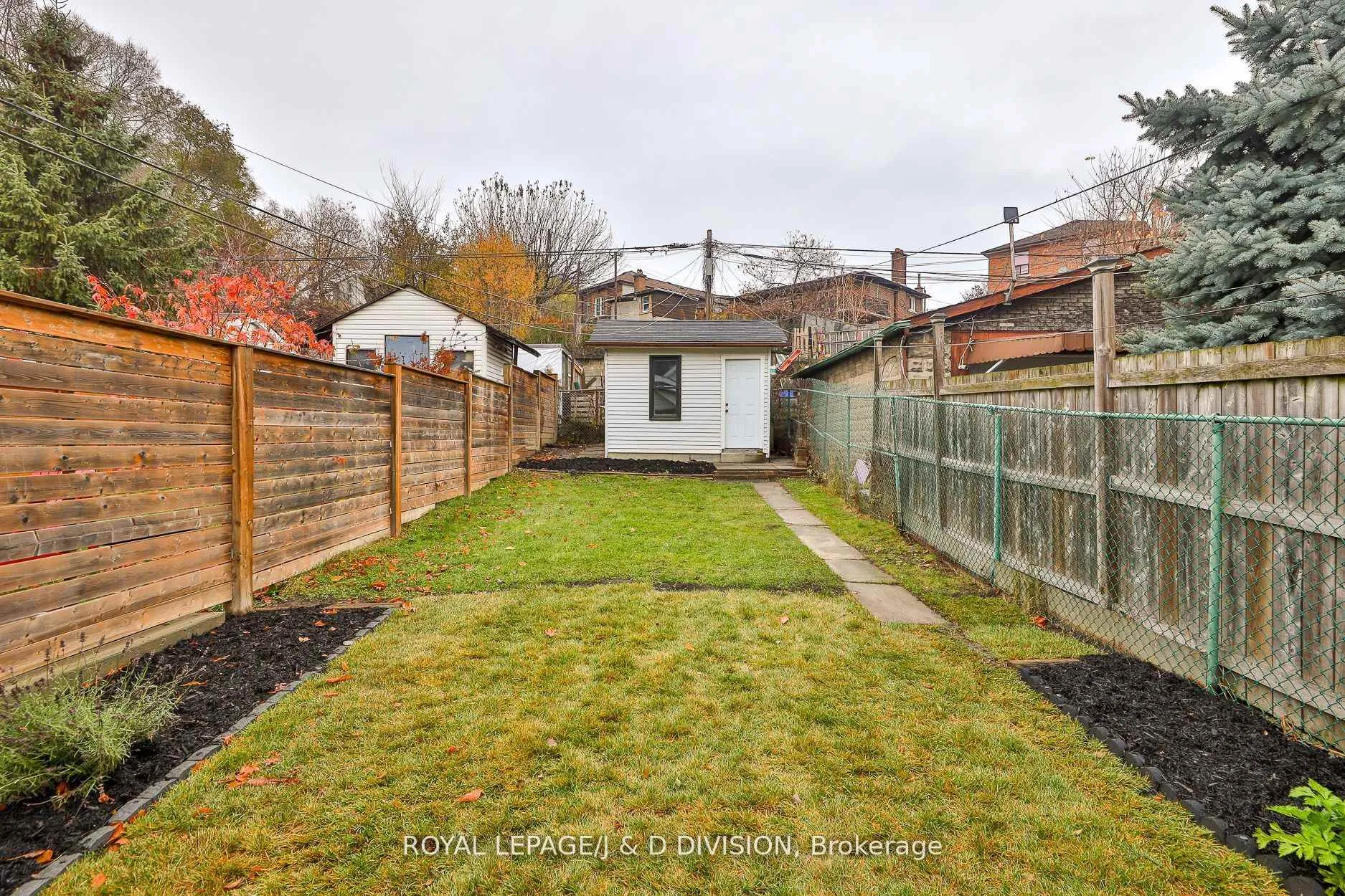 Photo 25 of 22 Holmesdale Road, Toronto, Caledonia-Fairbank — HOMEH