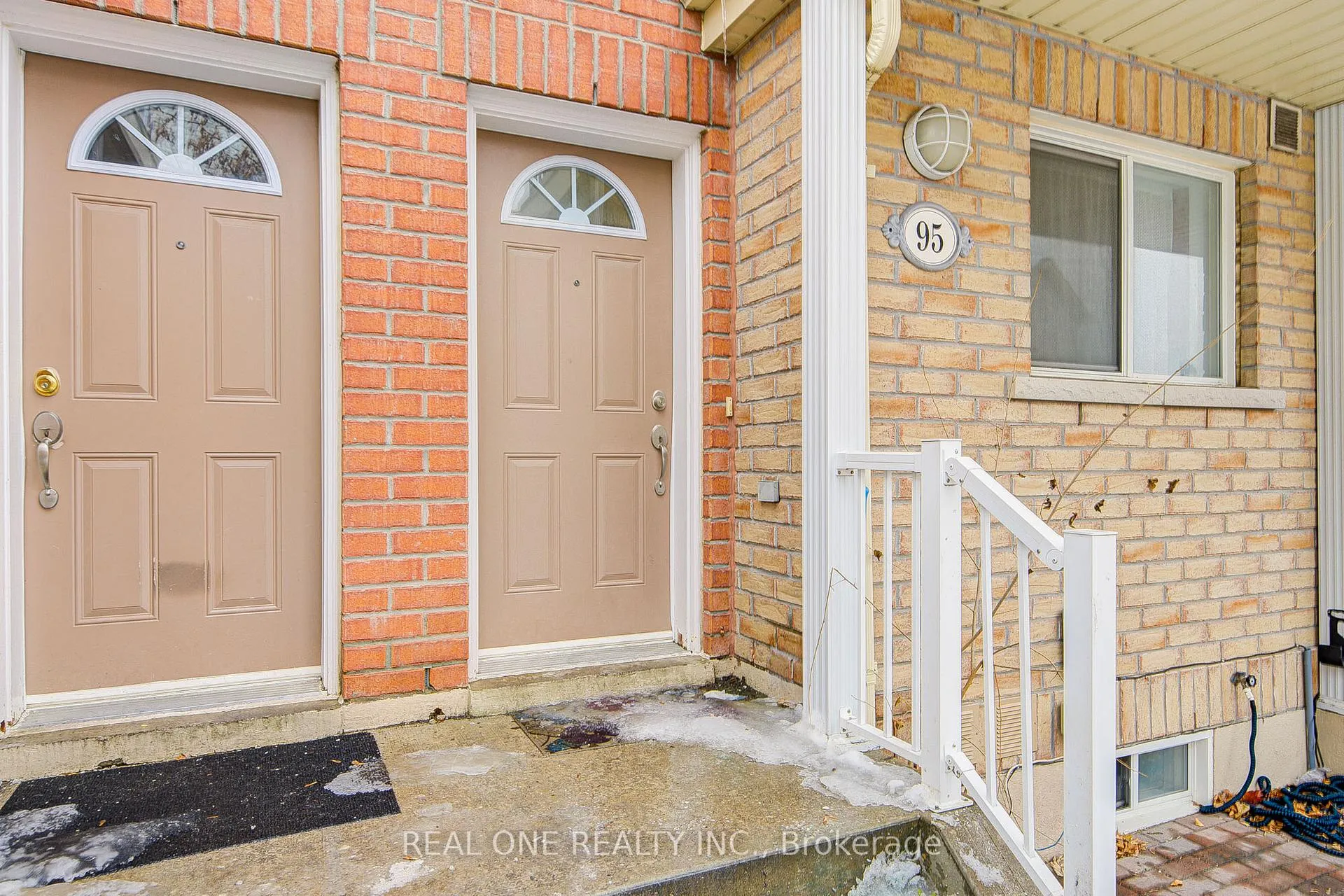 Photo 2 of 95 Faithful Way, Markham, Milliken Mills East — HOMEH