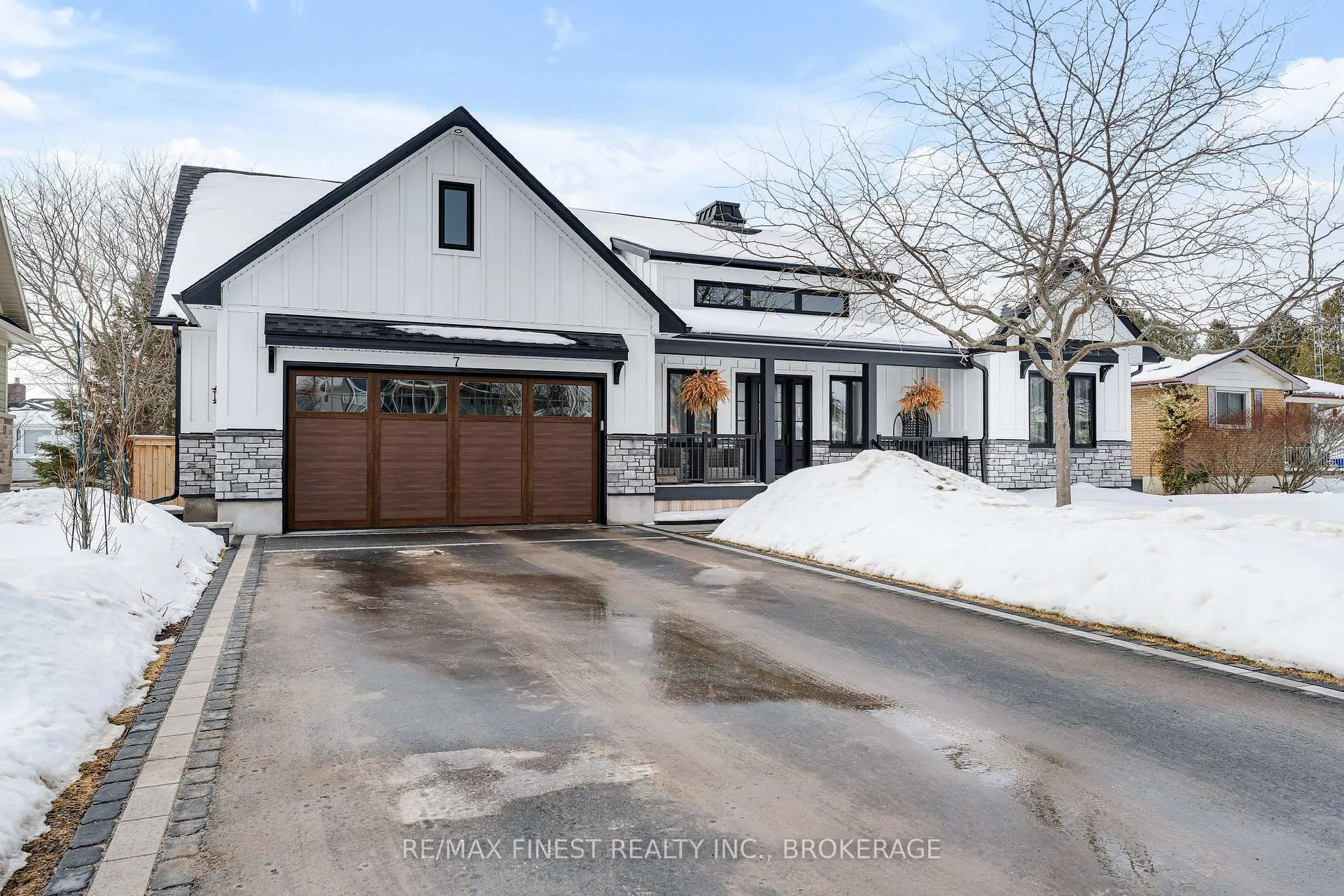 Photo 1 of 7 Crescent Drive, Kingston, City Southwest — HOMEH