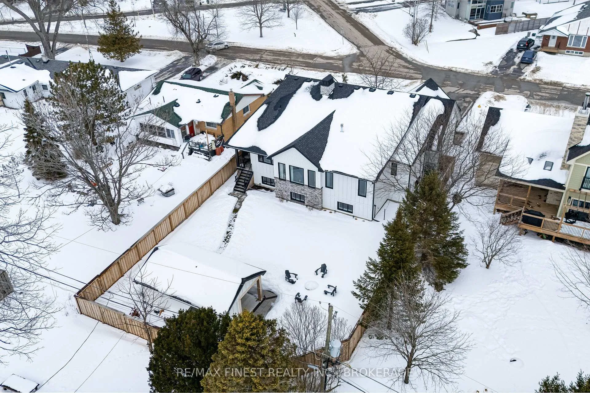 Photo 45 of 7 Crescent Drive, Kingston, City Southwest — HOMEH