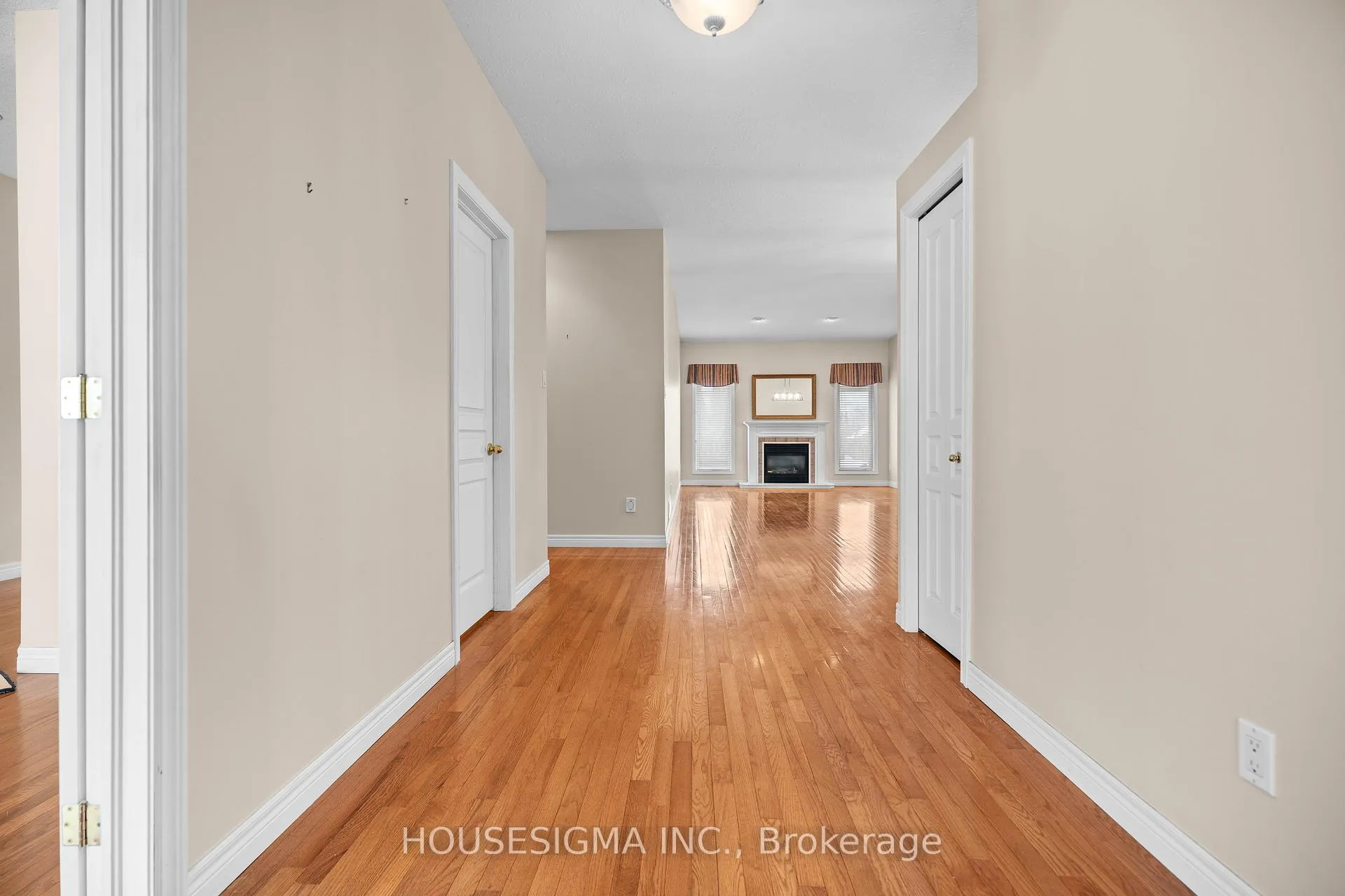 Photo 4 of 92 Carleton Court, Thames Centre, Dorchester — HOMEH