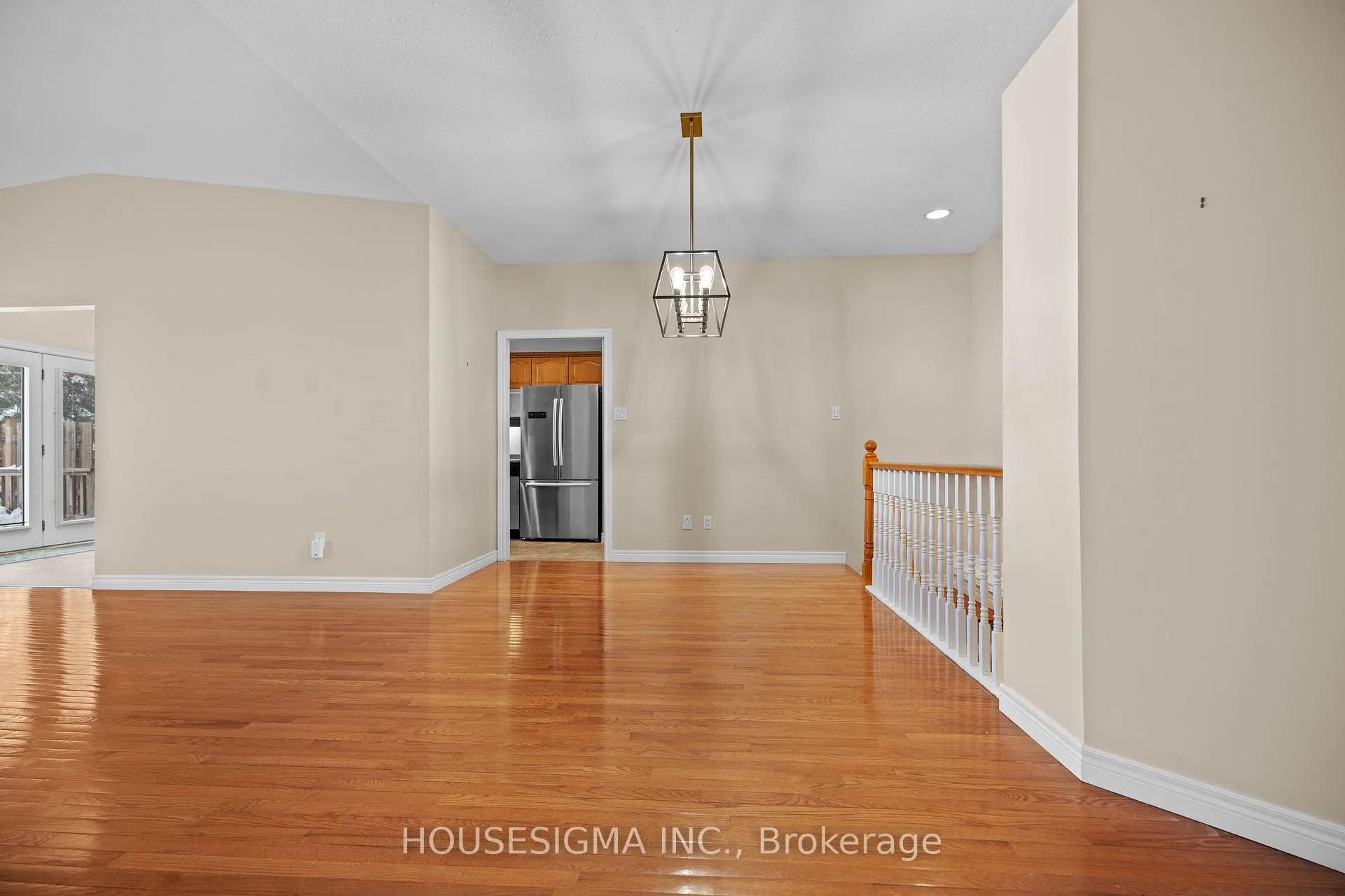 Photo 10 of 92 Carleton Court, Thames Centre, Dorchester — HOMEH