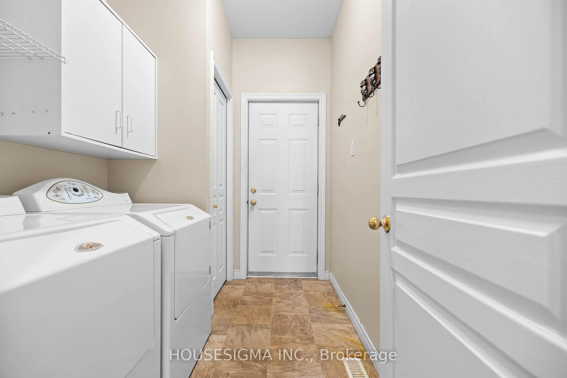 Photo 24 of 92 Carleton Court, Thames Centre, Dorchester — HOMEH
