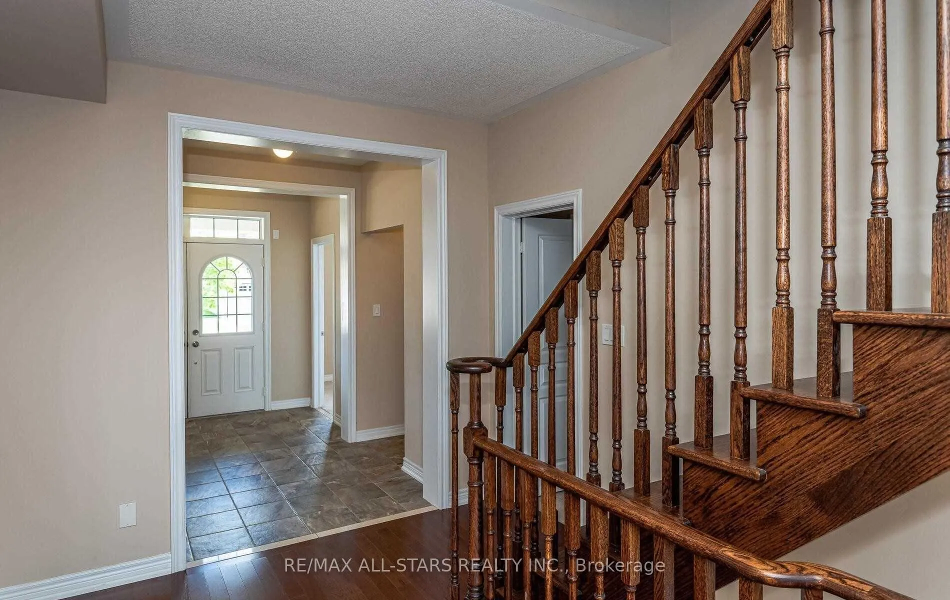 Photo 5 of 20 Beechener Street, Georgina, Sutton & Jackson's Point — HOMEH