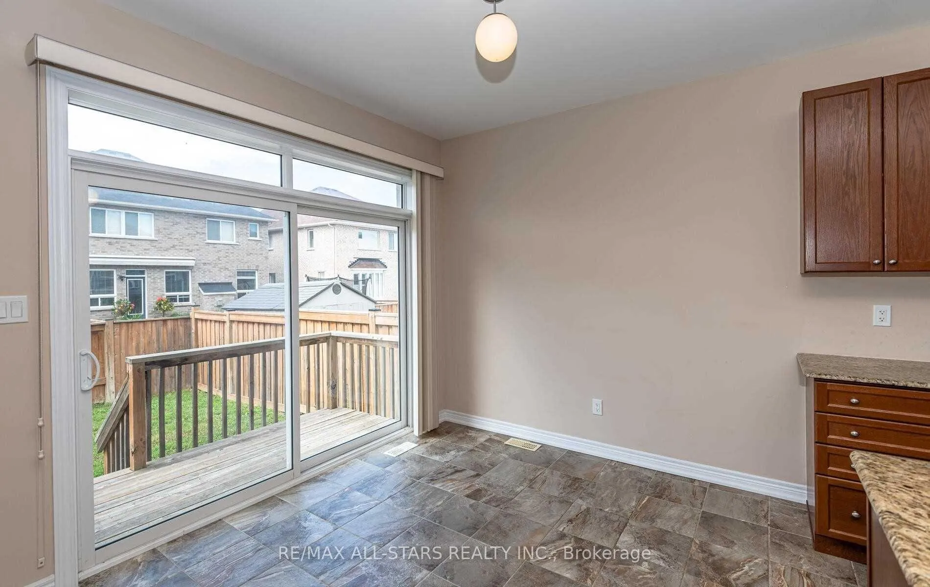 Photo 10 of 20 Beechener Street, Georgina, Sutton & Jackson's Point — HOMEH
