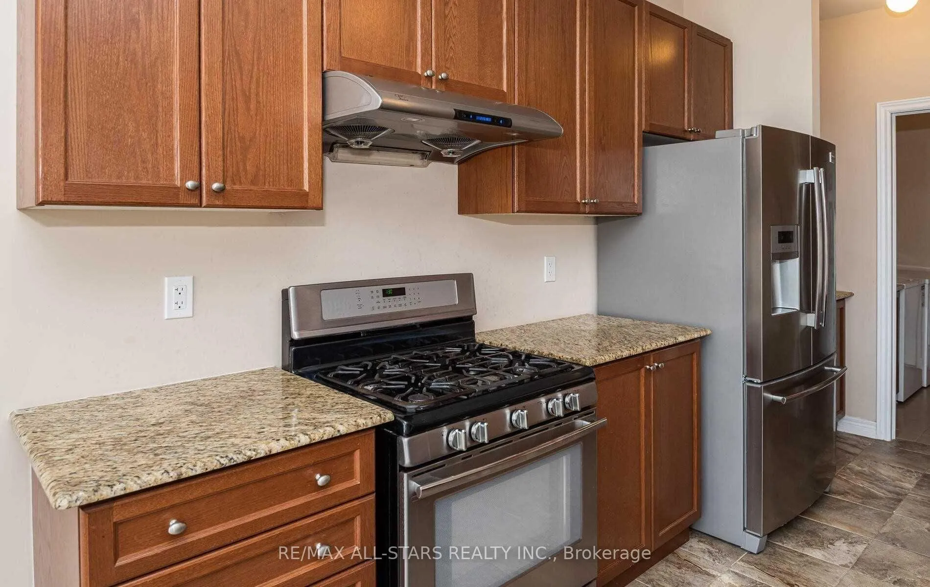 Photo 12 of 20 Beechener Street, Georgina, Sutton & Jackson's Point — HOMEH