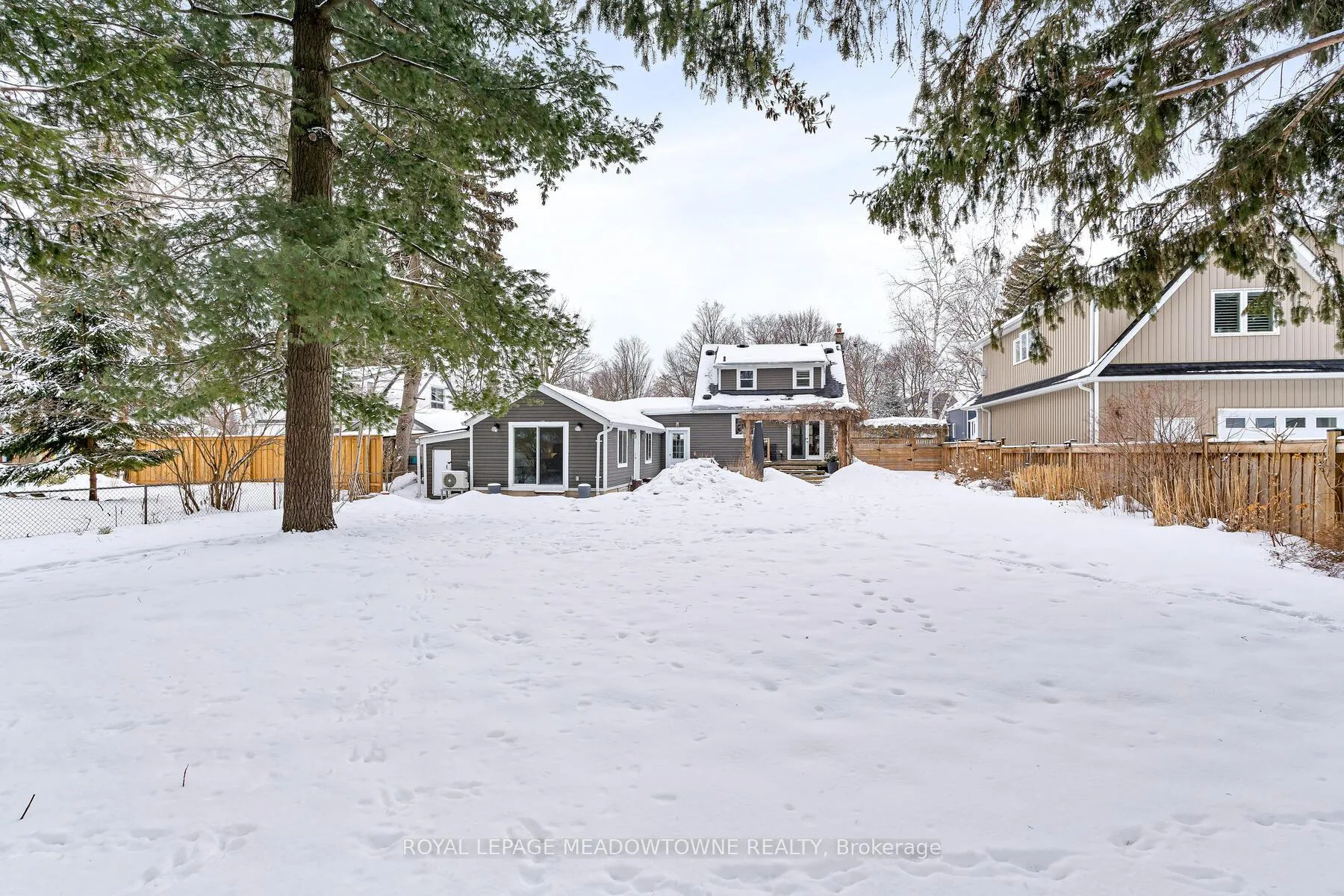 Photo 43 of 19 Union Street, Halton Hills, Georgetown — HOMEH