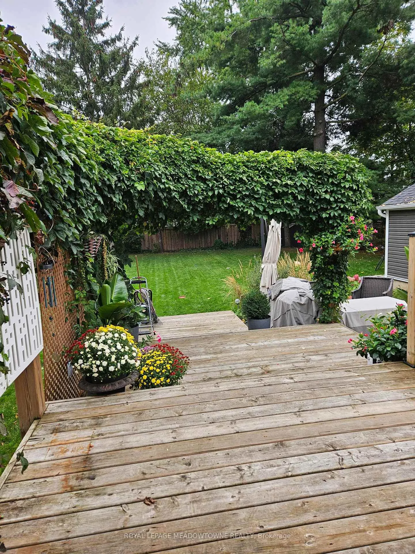Photo 44 of 19 Union Street, Halton Hills, Georgetown — HOMEH