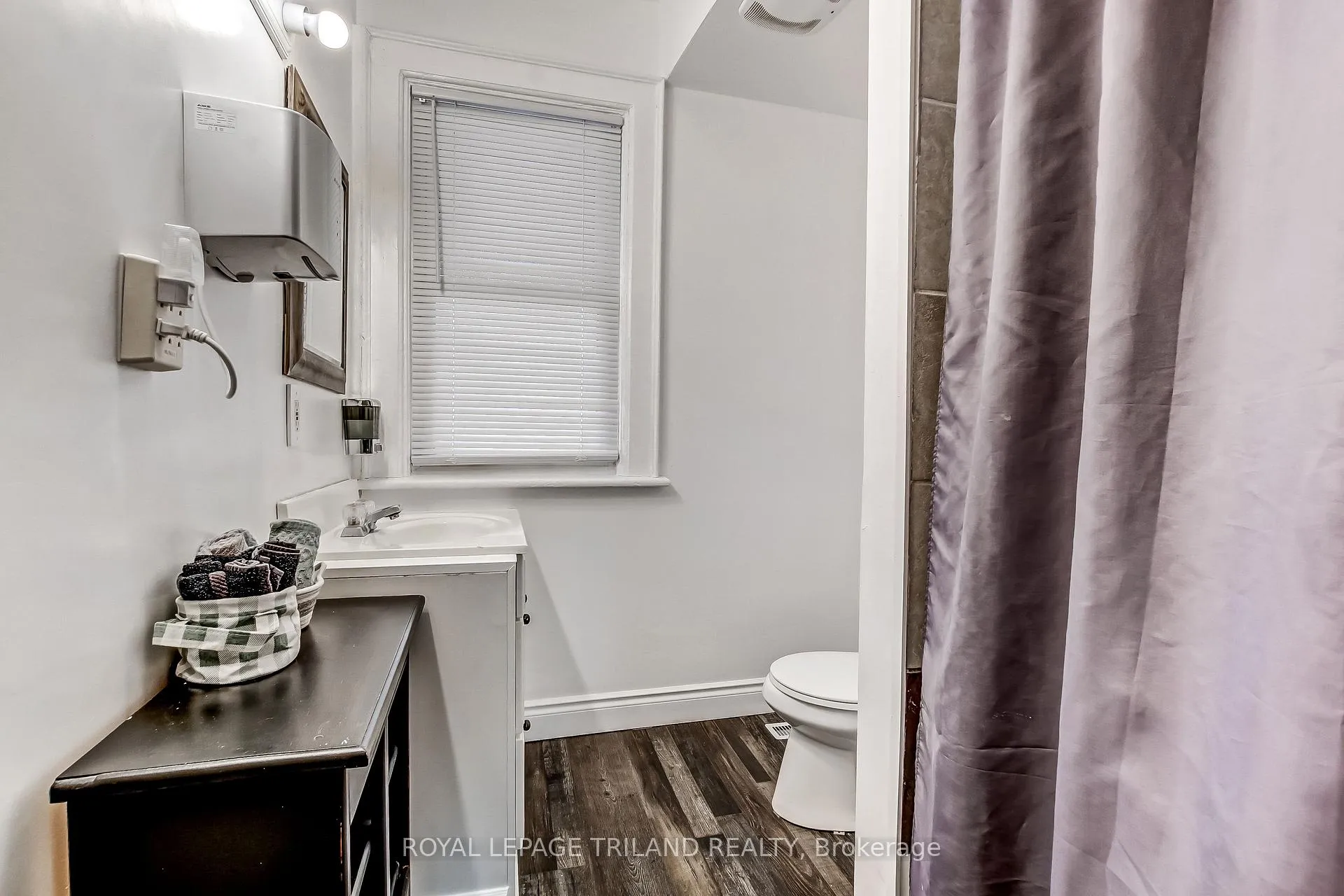 Photo 18 of 24 Flora Street, St. Thomas — HOMEH