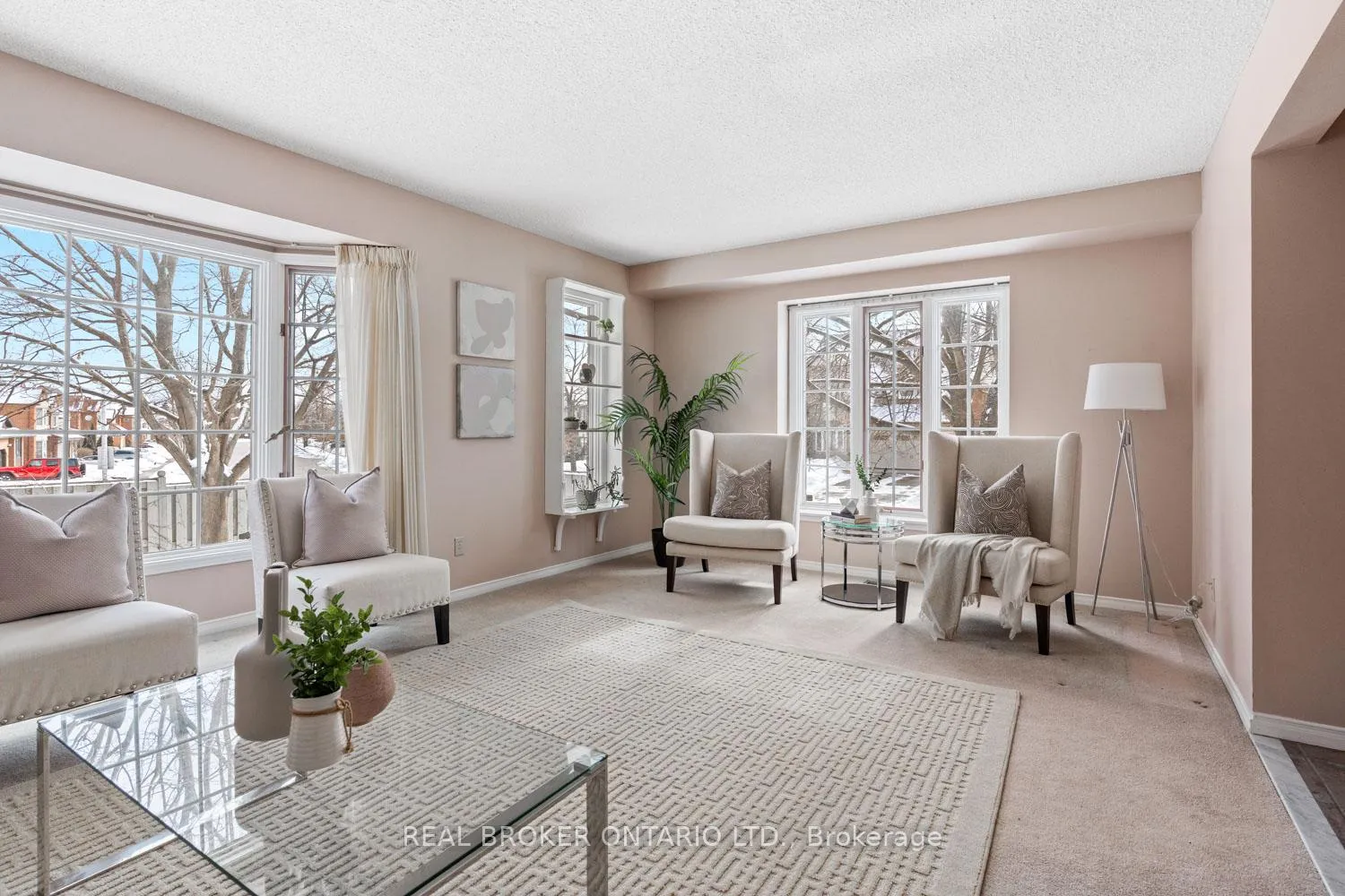 Photo 2 of 1501 Silver Spruce Drive, Pickering, Liverpool — HOMEH