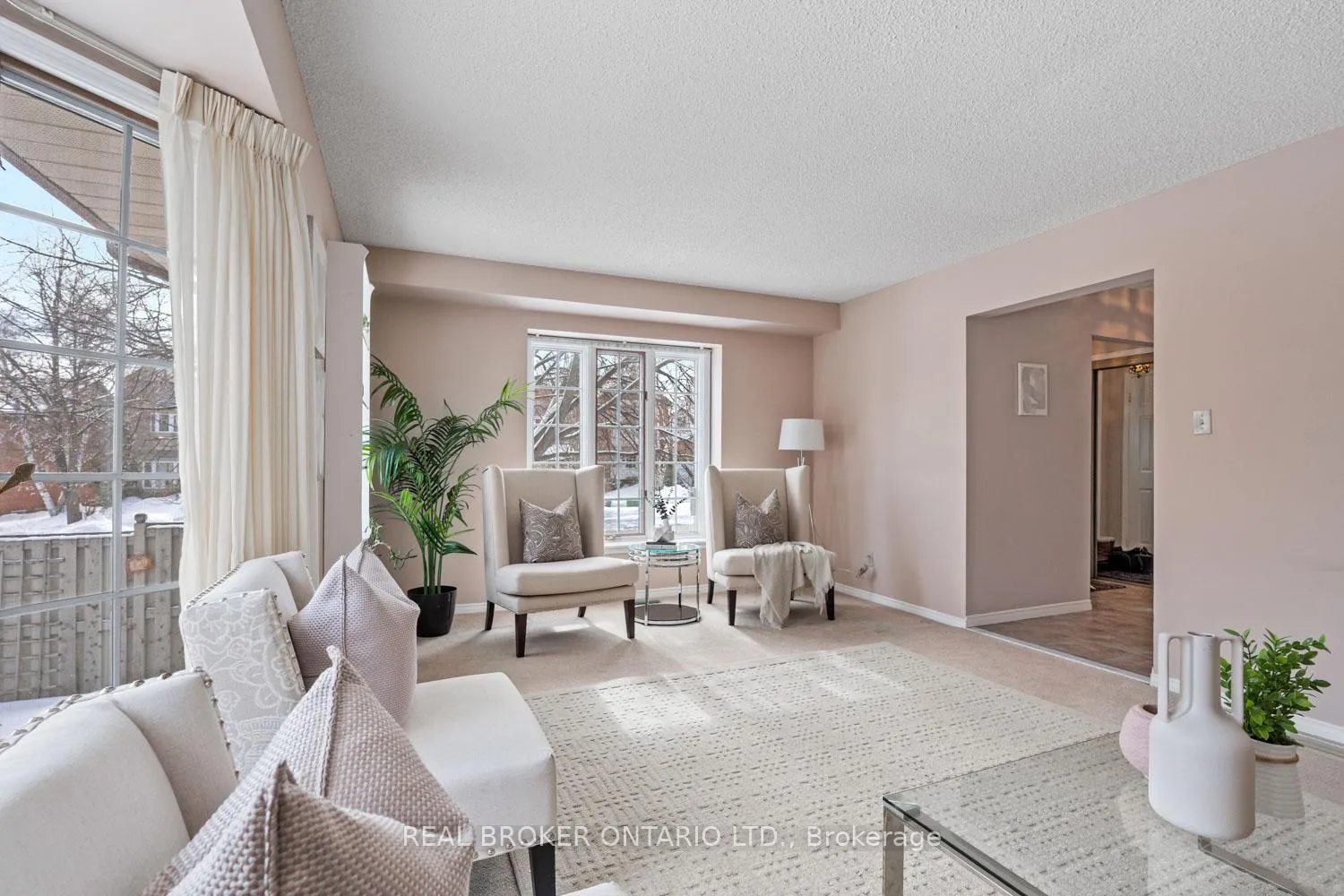 Photo 4 of 1501 Silver Spruce Drive, Pickering, Liverpool — HOMEH