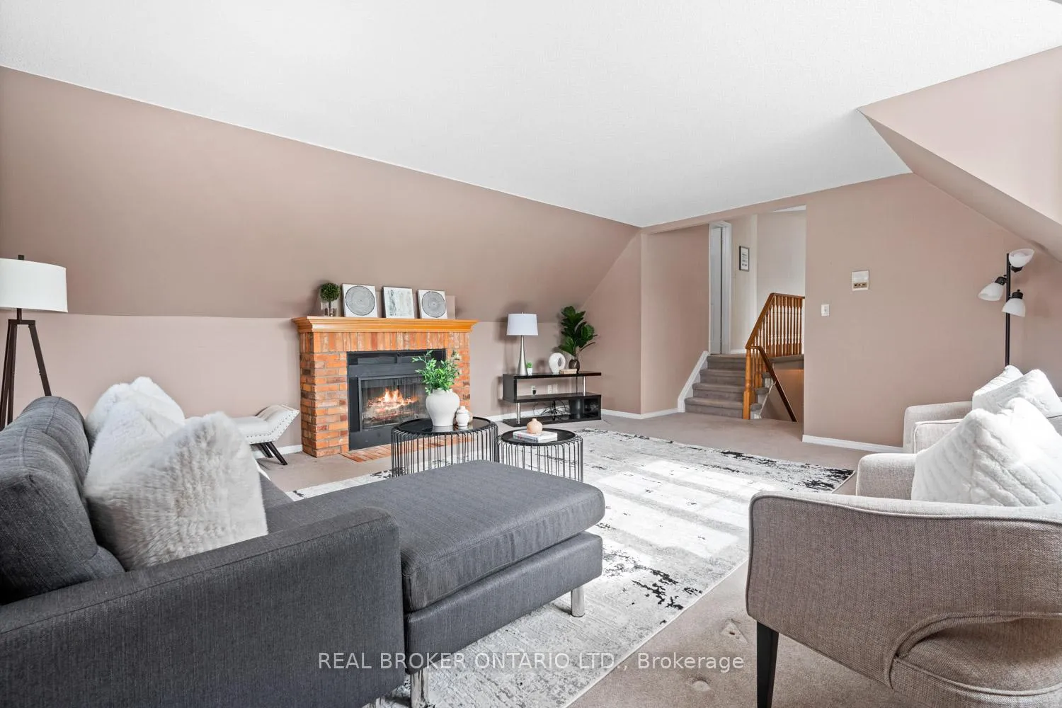 Photo 16 of 1501 Silver Spruce Drive, Pickering, Liverpool — HOMEH