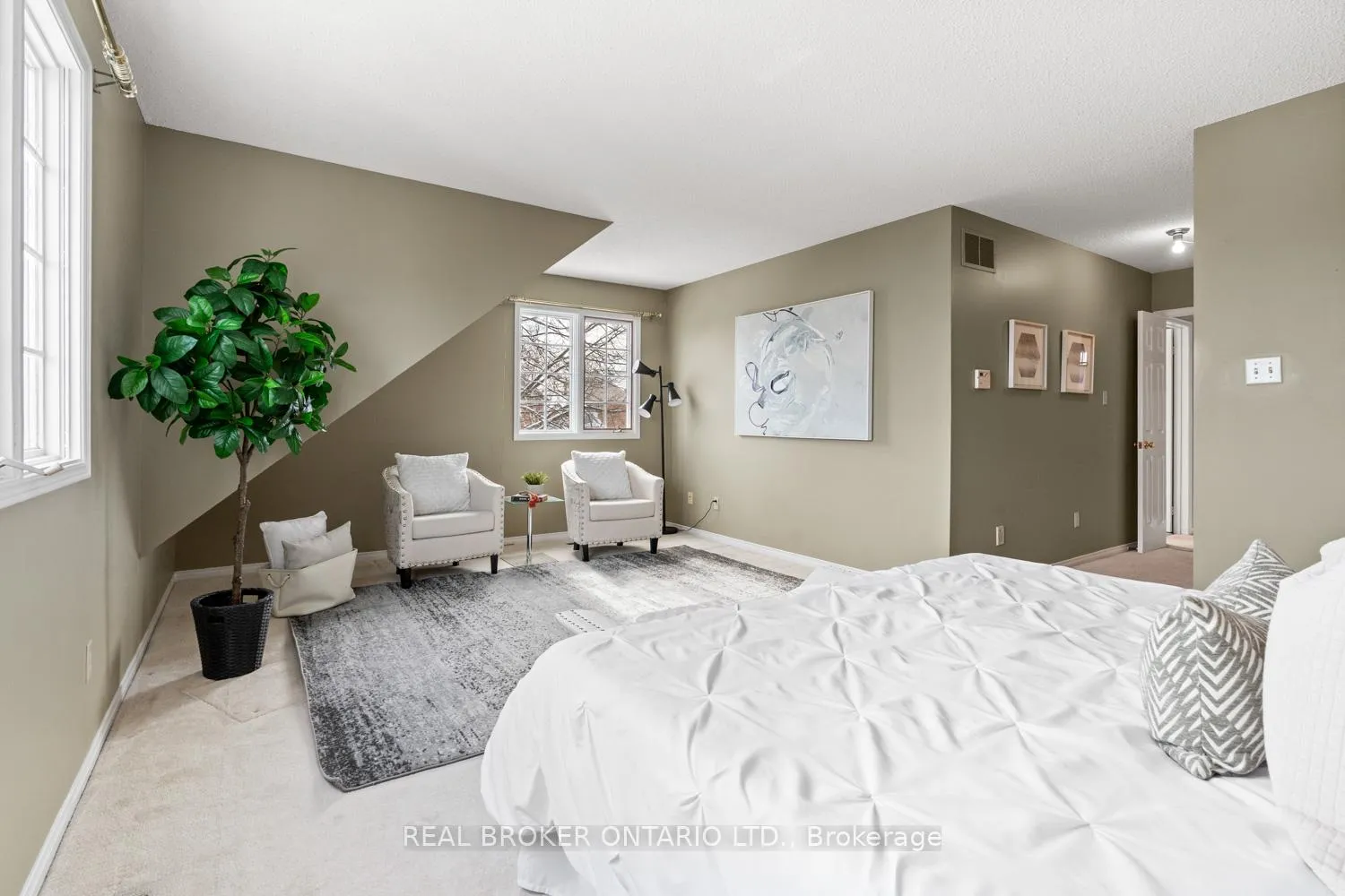 Photo 21 of 1501 Silver Spruce Drive, Pickering, Liverpool — HOMEH