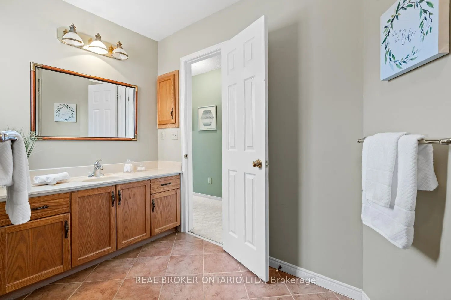 Photo 24 of 1501 Silver Spruce Drive, Pickering, Liverpool — HOMEH