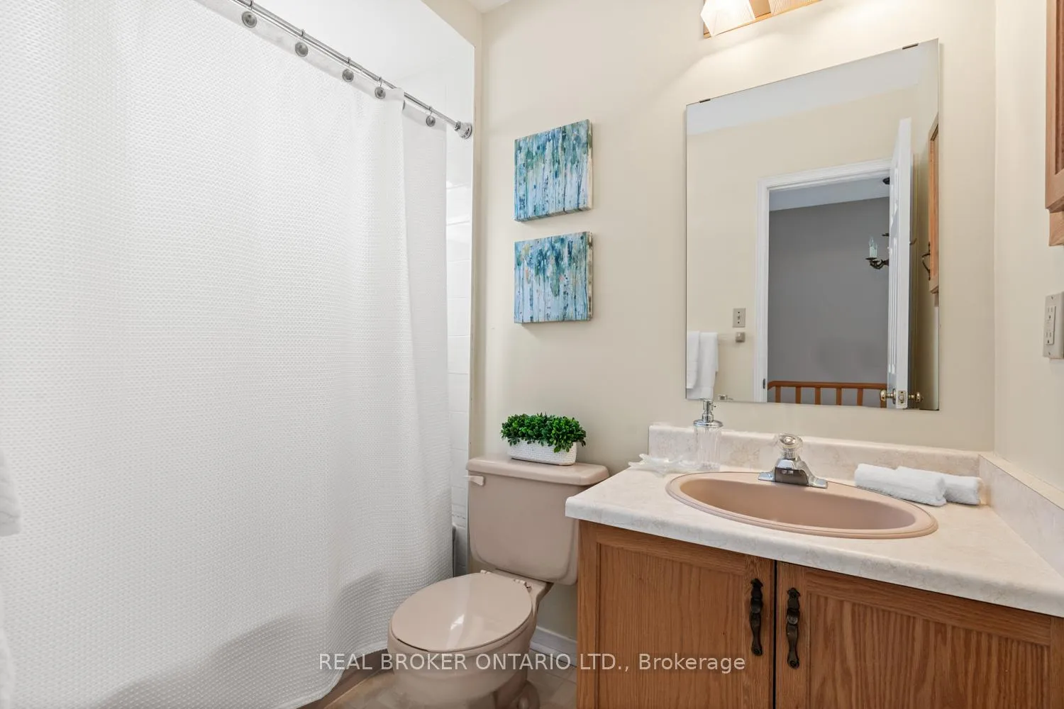 Photo 30 of 1501 Silver Spruce Drive, Pickering, Liverpool — HOMEH