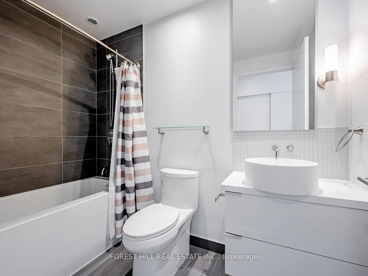 Photo 4 of Unit 3409, 185 Roehampton Avenue, Toronto, Mount Pleasant West — HOMEH