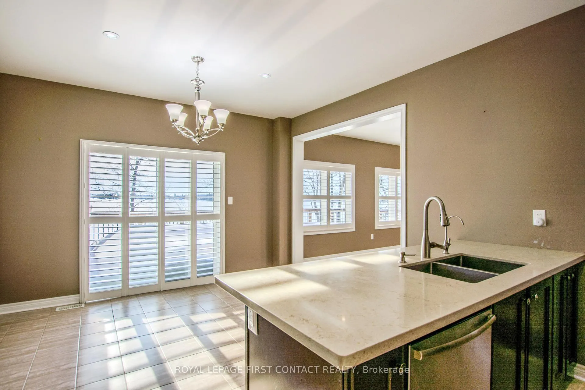 Photo 10 of 30 Forsyth Crescent, Barrie, West Bayfield — HOMEH