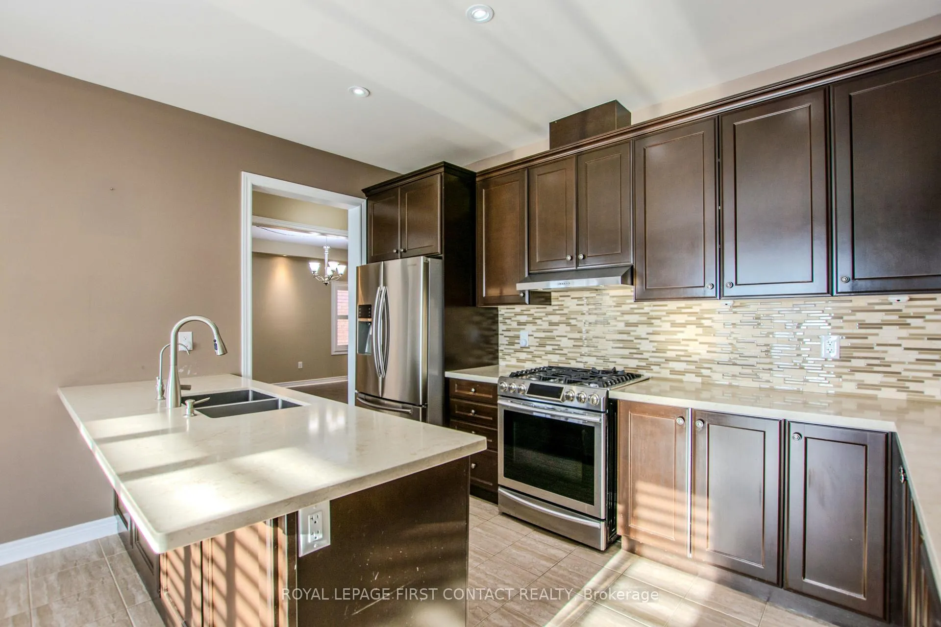 Photo 11 of 30 Forsyth Crescent, Barrie, West Bayfield — HOMEH