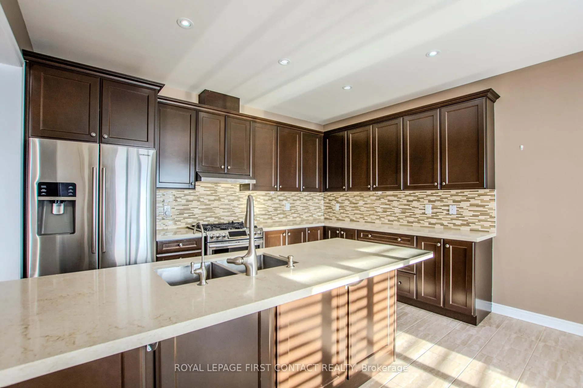 Photo 12 of 30 Forsyth Crescent, Barrie, West Bayfield — HOMEH