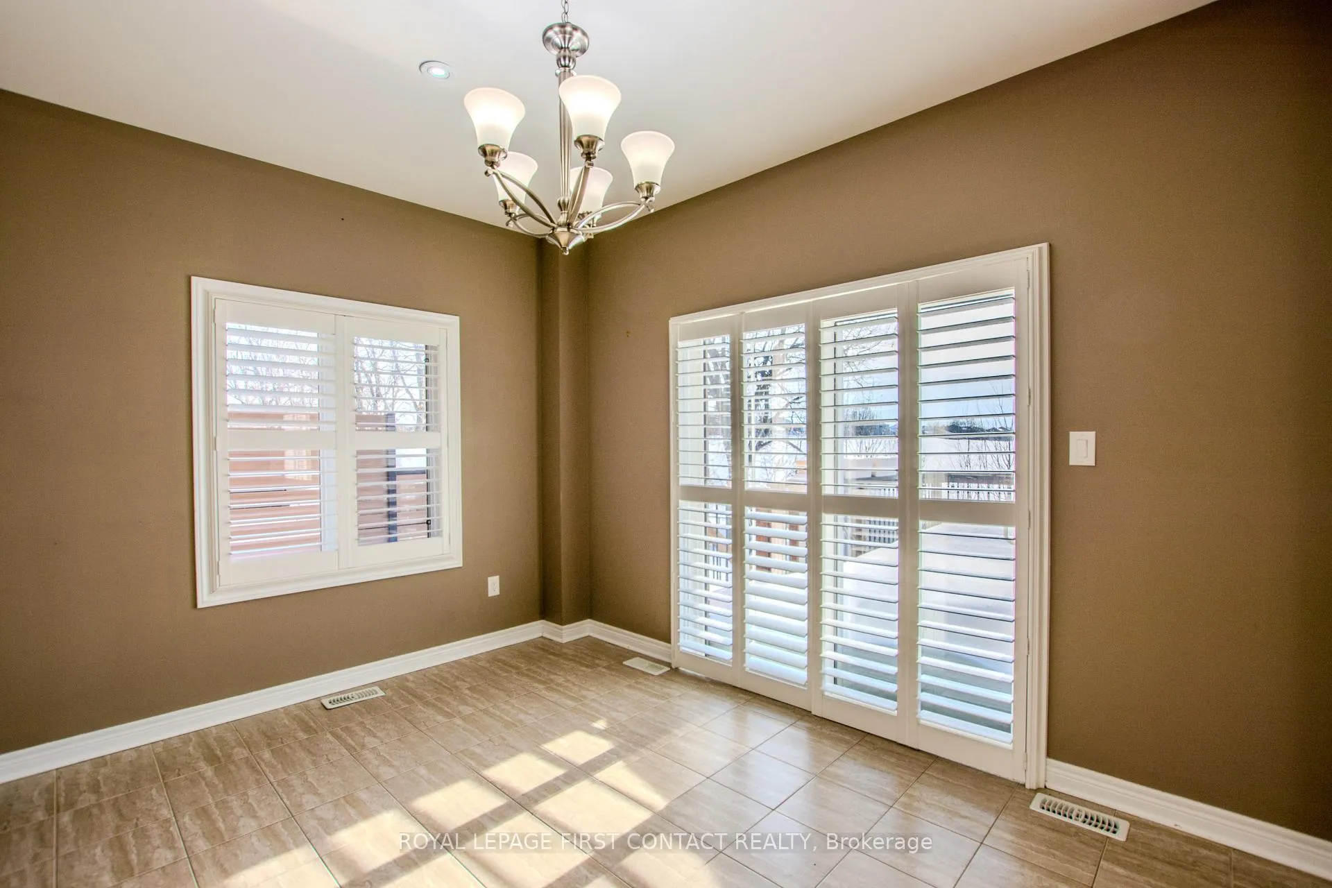Photo 13 of 30 Forsyth Crescent, Barrie, West Bayfield — HOMEH