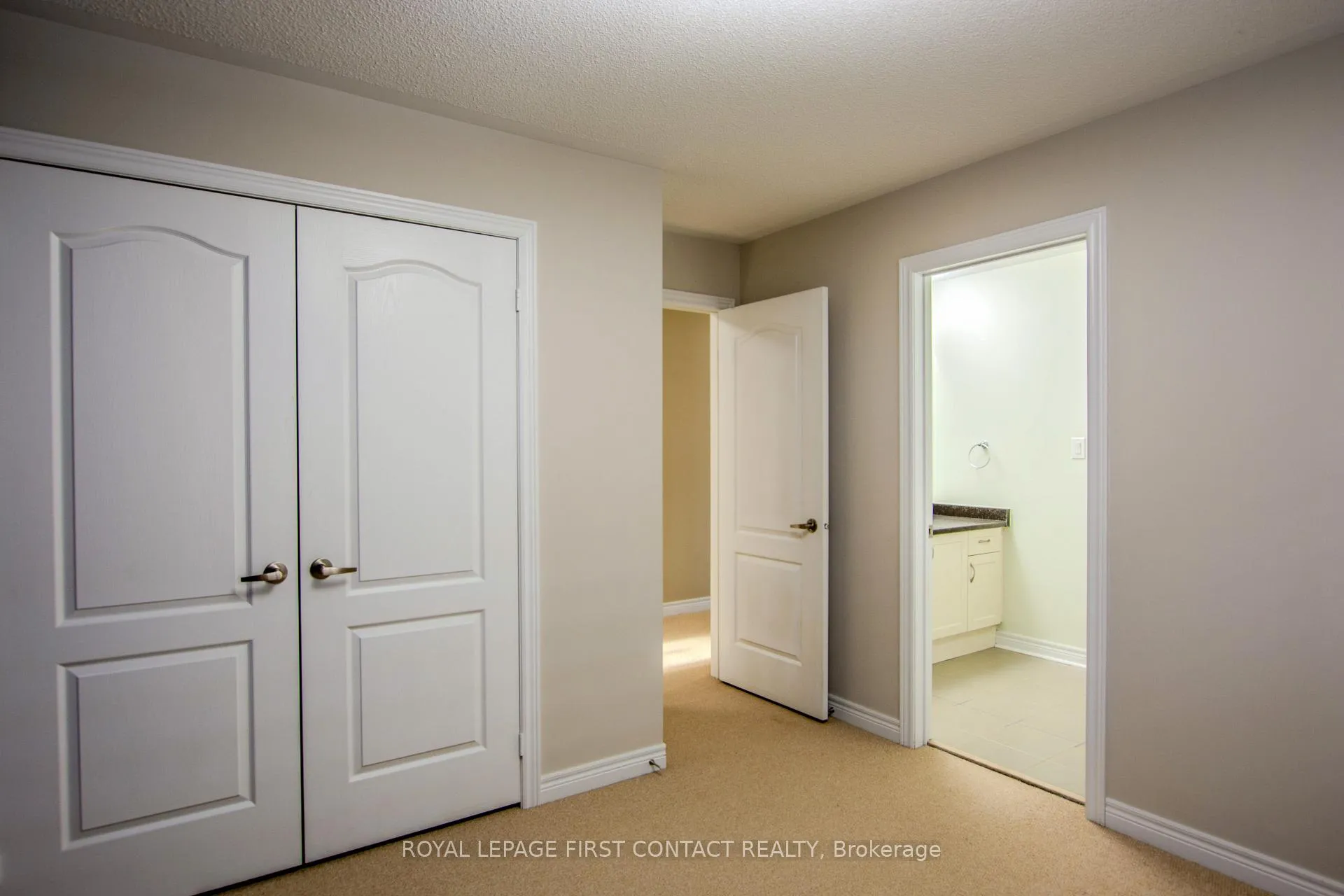 Photo 34 of 30 Forsyth Crescent, Barrie, West Bayfield — HOMEH