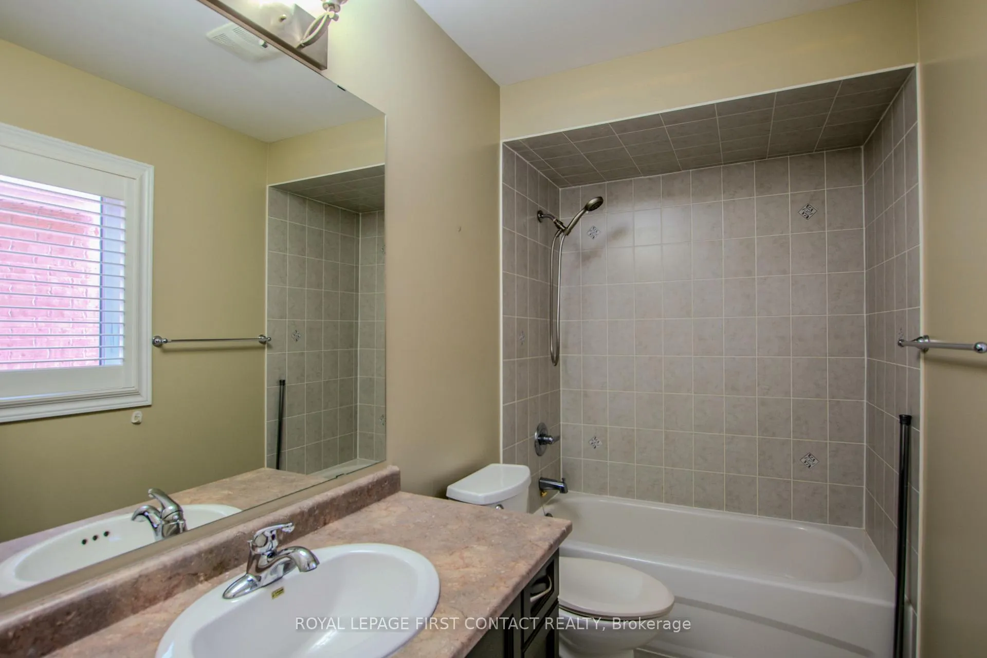 Photo 38 of 30 Forsyth Crescent, Barrie, West Bayfield — HOMEH