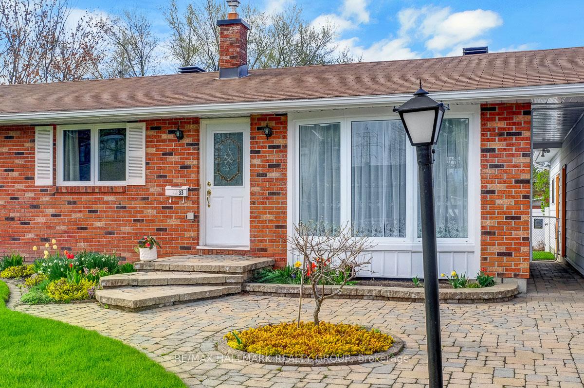 Photo 4 of 33 Glenmanor Drive, Ottawa, Meadowlands/Crestview — HOMEH