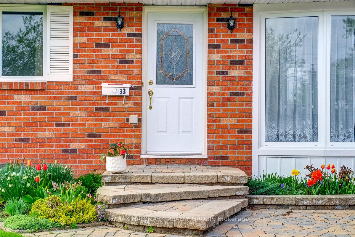 Photo 5 of 33 Glenmanor Drive, Ottawa, Meadowlands/Crestview — HOMEH