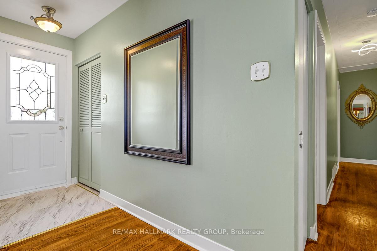 Photo 6 of 33 Glenmanor Drive, Ottawa, Meadowlands/Crestview — HOMEH