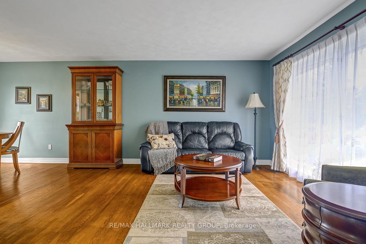Photo 8 of 33 Glenmanor Drive, Ottawa, Meadowlands/Crestview — HOMEH
