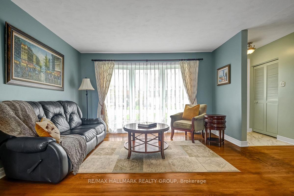 Photo 10 of 33 Glenmanor Drive, Ottawa, Meadowlands/Crestview — HOMEH