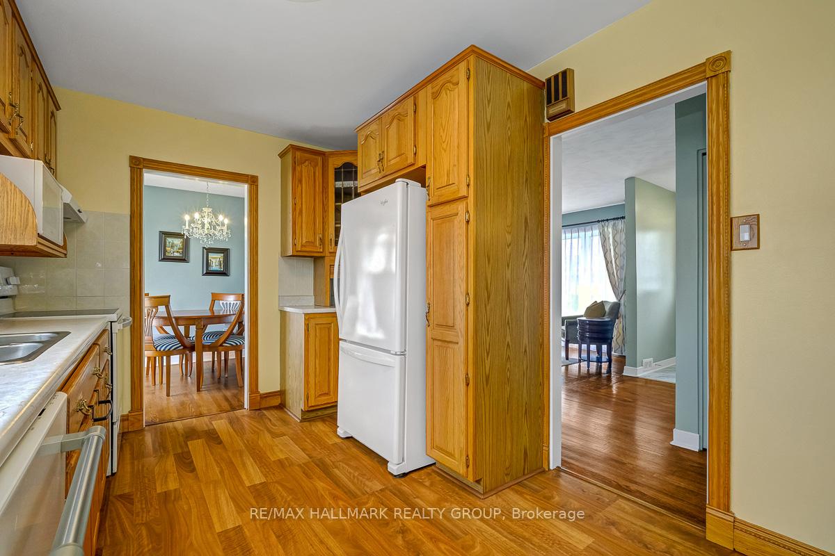 Photo 15 of 33 Glenmanor Drive, Ottawa, Meadowlands/Crestview — HOMEH