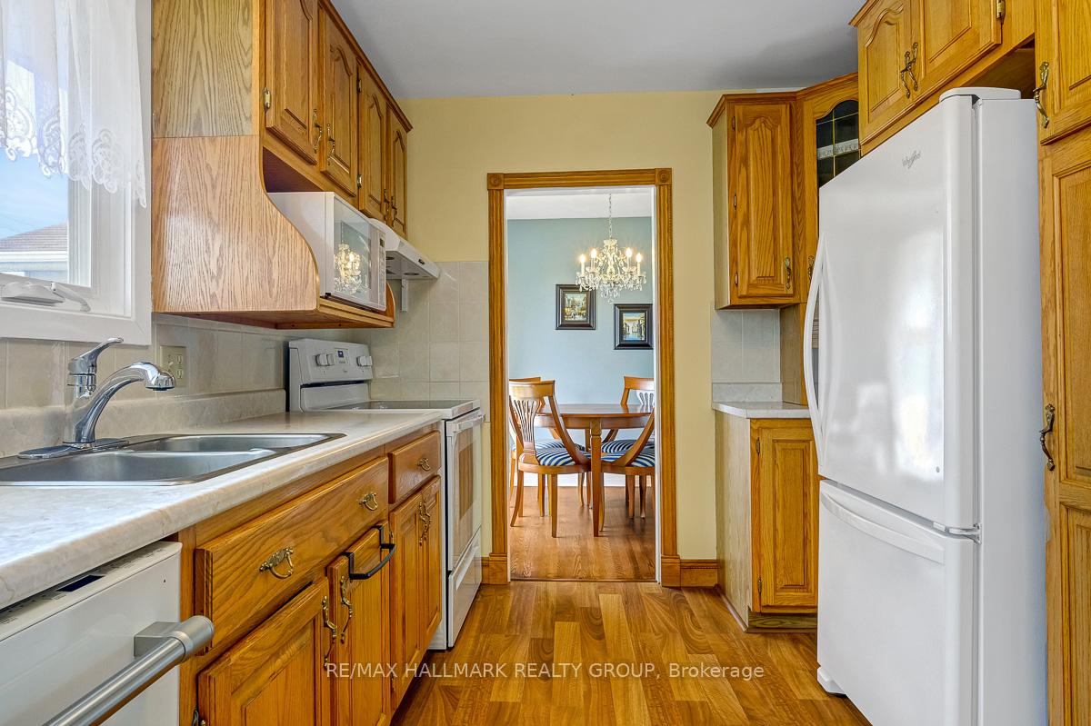 Photo 16 of 33 Glenmanor Drive, Ottawa, Meadowlands/Crestview — HOMEH
