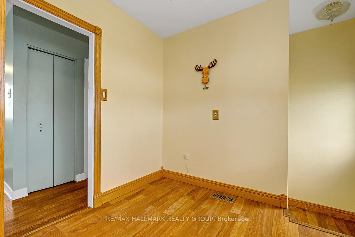 Photo 18 of 33 Glenmanor Drive, Ottawa, Meadowlands/Crestview — HOMEH