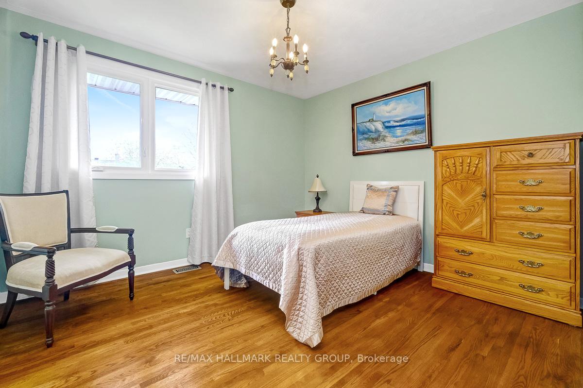 Photo 19 of 33 Glenmanor Drive, Ottawa, Meadowlands/Crestview — HOMEH