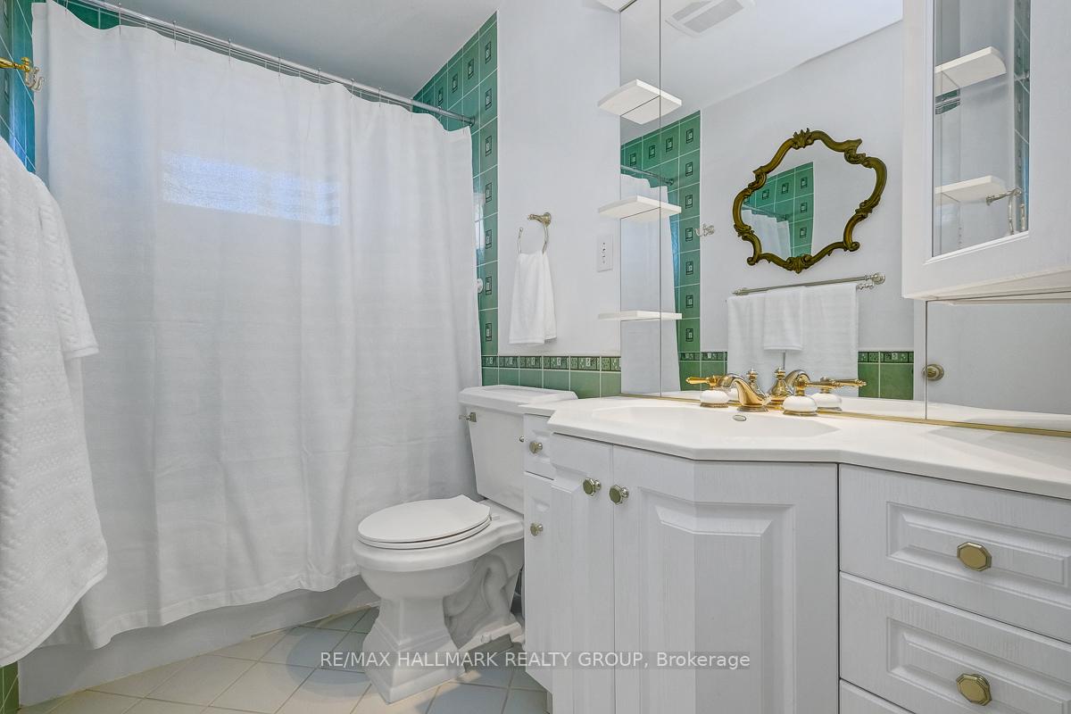 Photo 20 of 33 Glenmanor Drive, Ottawa, Meadowlands/Crestview — HOMEH