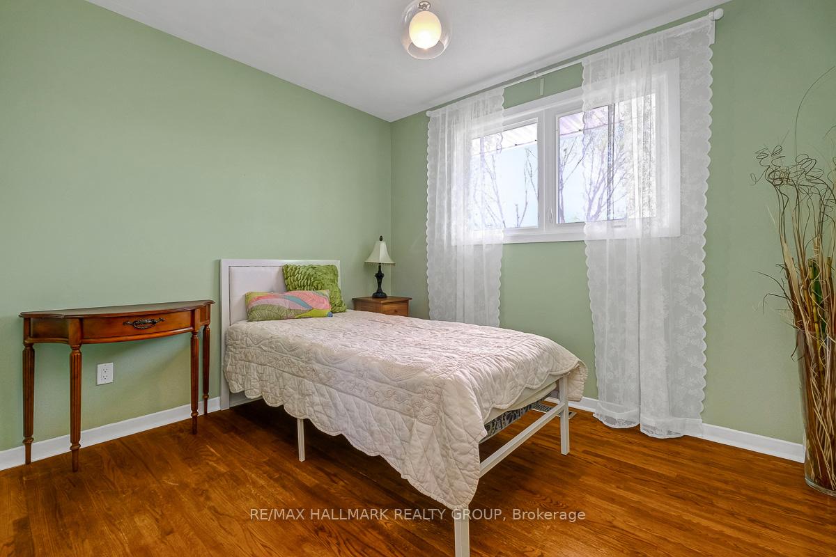 Photo 21 of 33 Glenmanor Drive, Ottawa, Meadowlands/Crestview — HOMEH