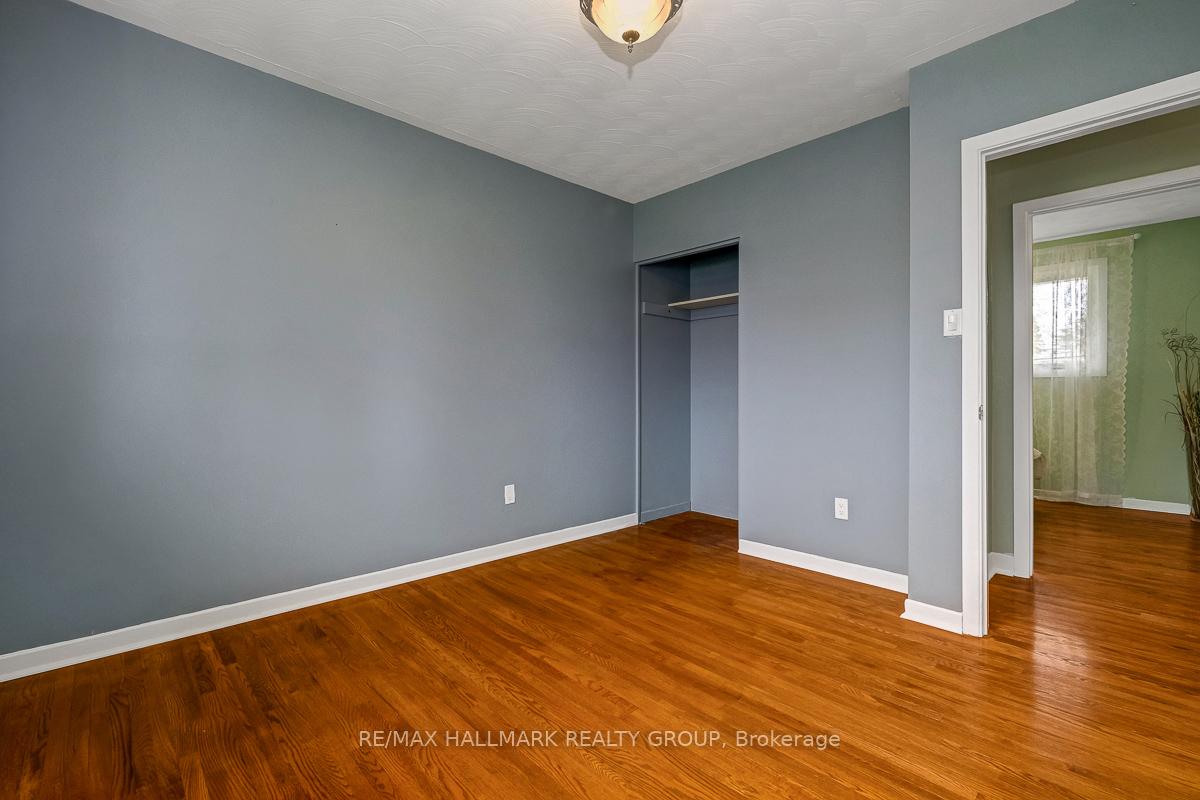 Photo 23 of 33 Glenmanor Drive, Ottawa, Meadowlands/Crestview — HOMEH
