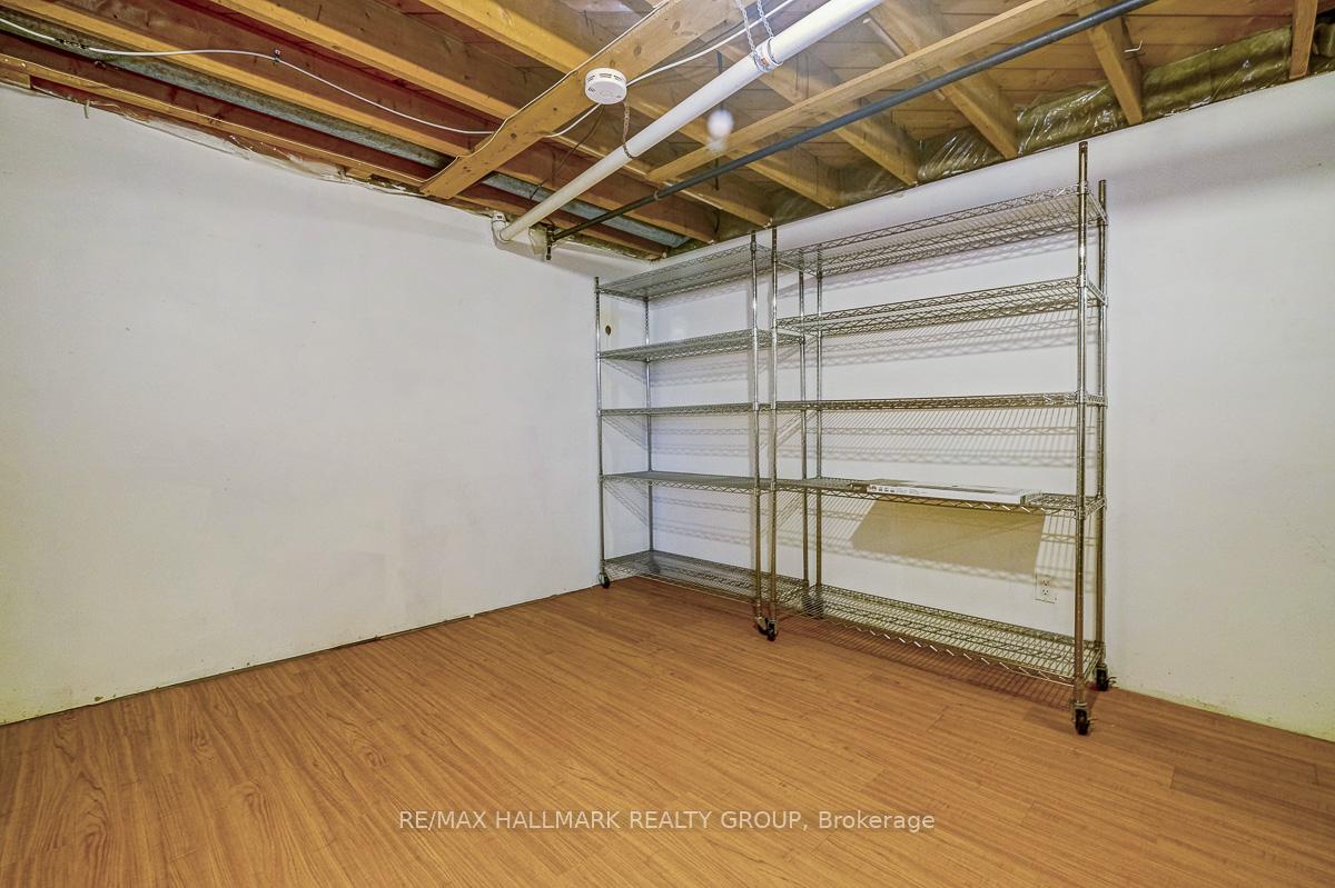 Photo 32 of 33 Glenmanor Drive, Ottawa, Meadowlands/Crestview — HOMEH