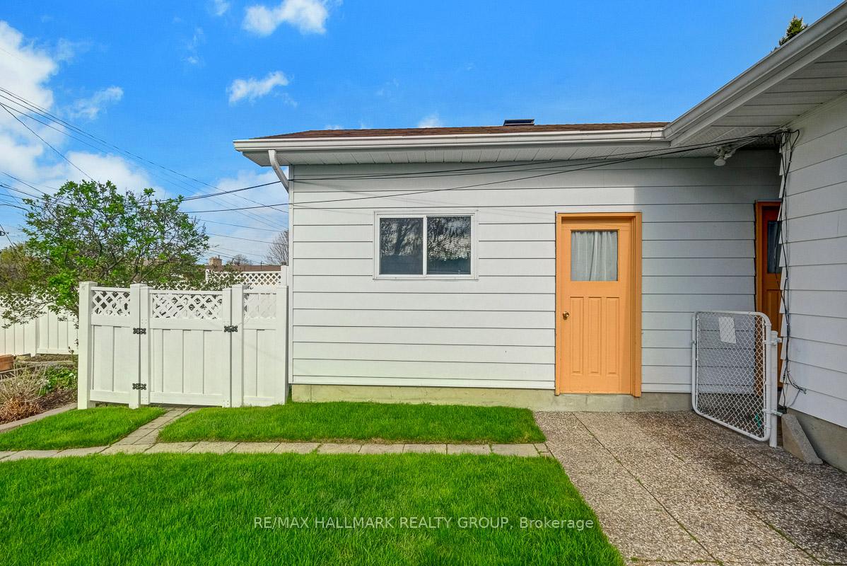 Photo 39 of 33 Glenmanor Drive, Ottawa, Meadowlands/Crestview — HOMEH