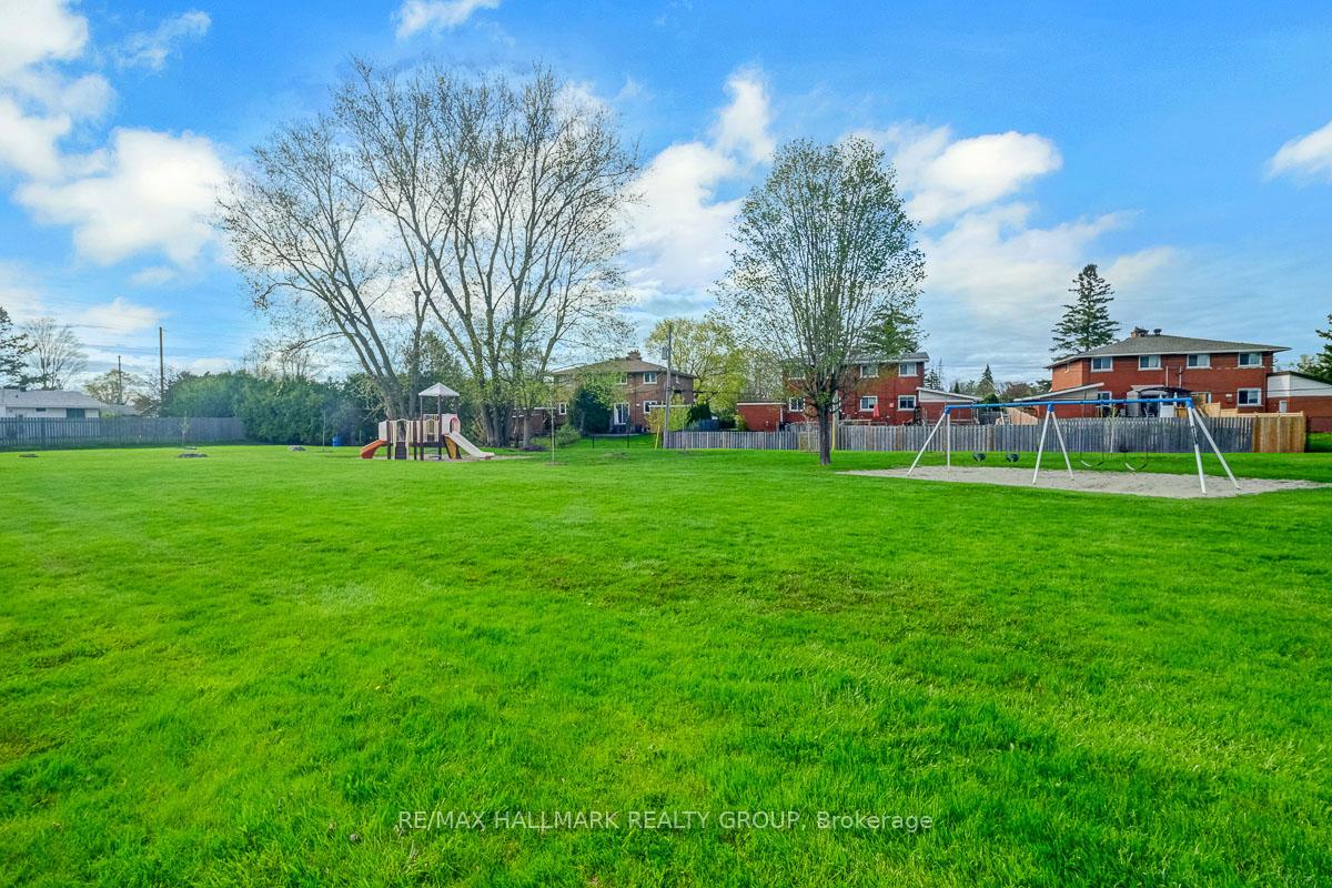 Photo 40 of 33 Glenmanor Drive, Ottawa, Meadowlands/Crestview — HOMEH
