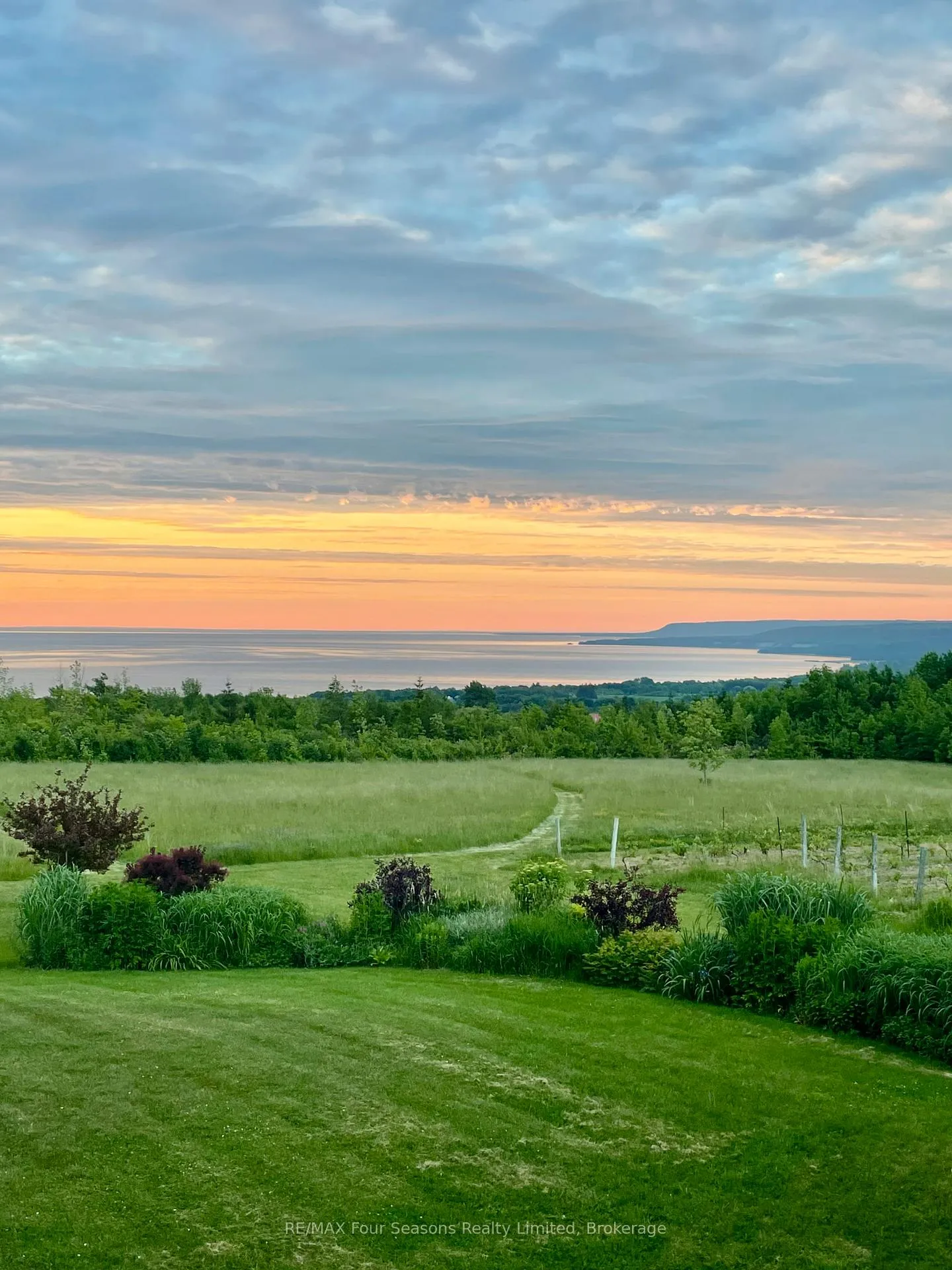 Photo 4 of 265617 25 Side Road, Meaford — HOMEH