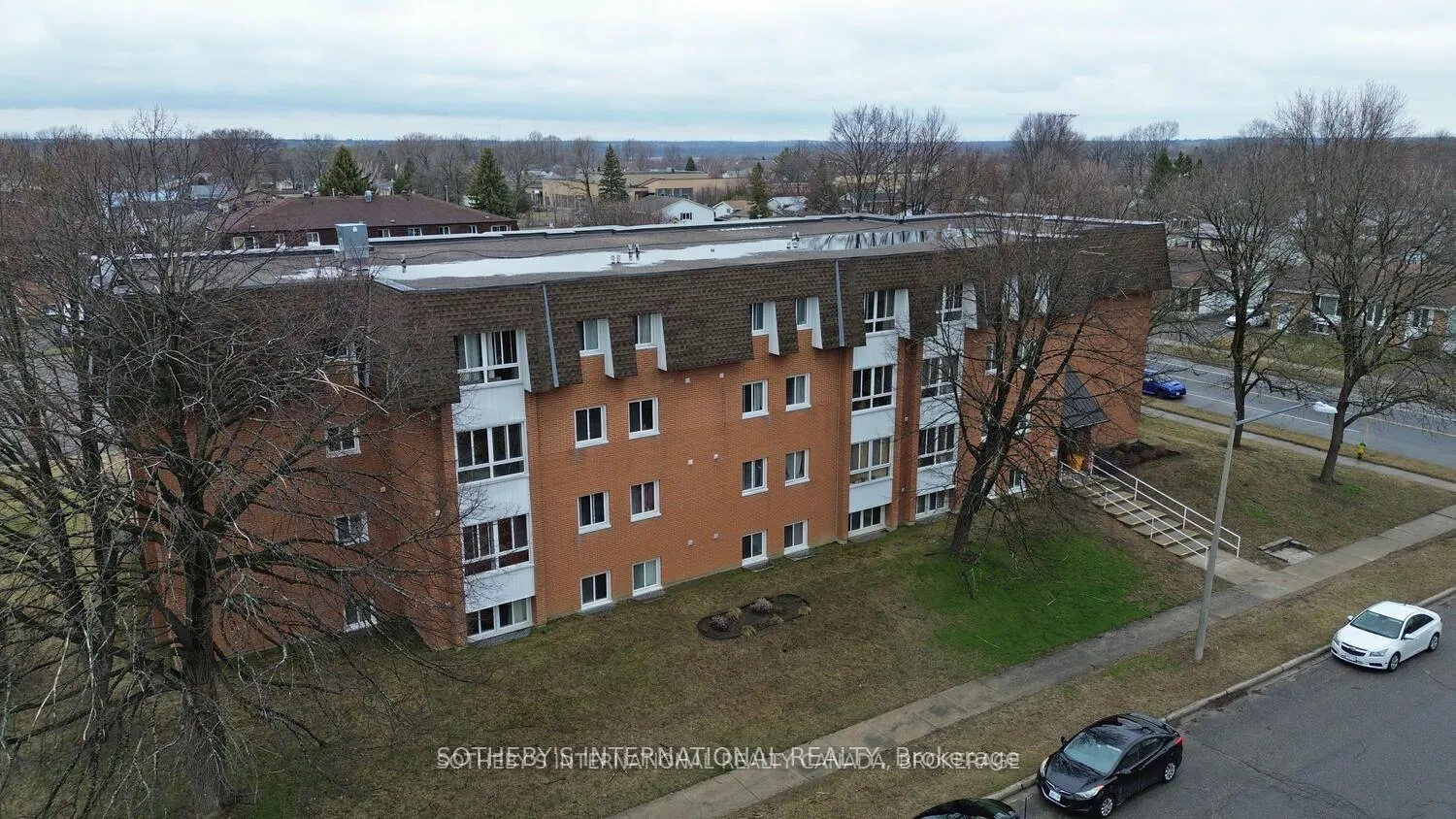 Photo of Unit 306, 810 Kyle Crt