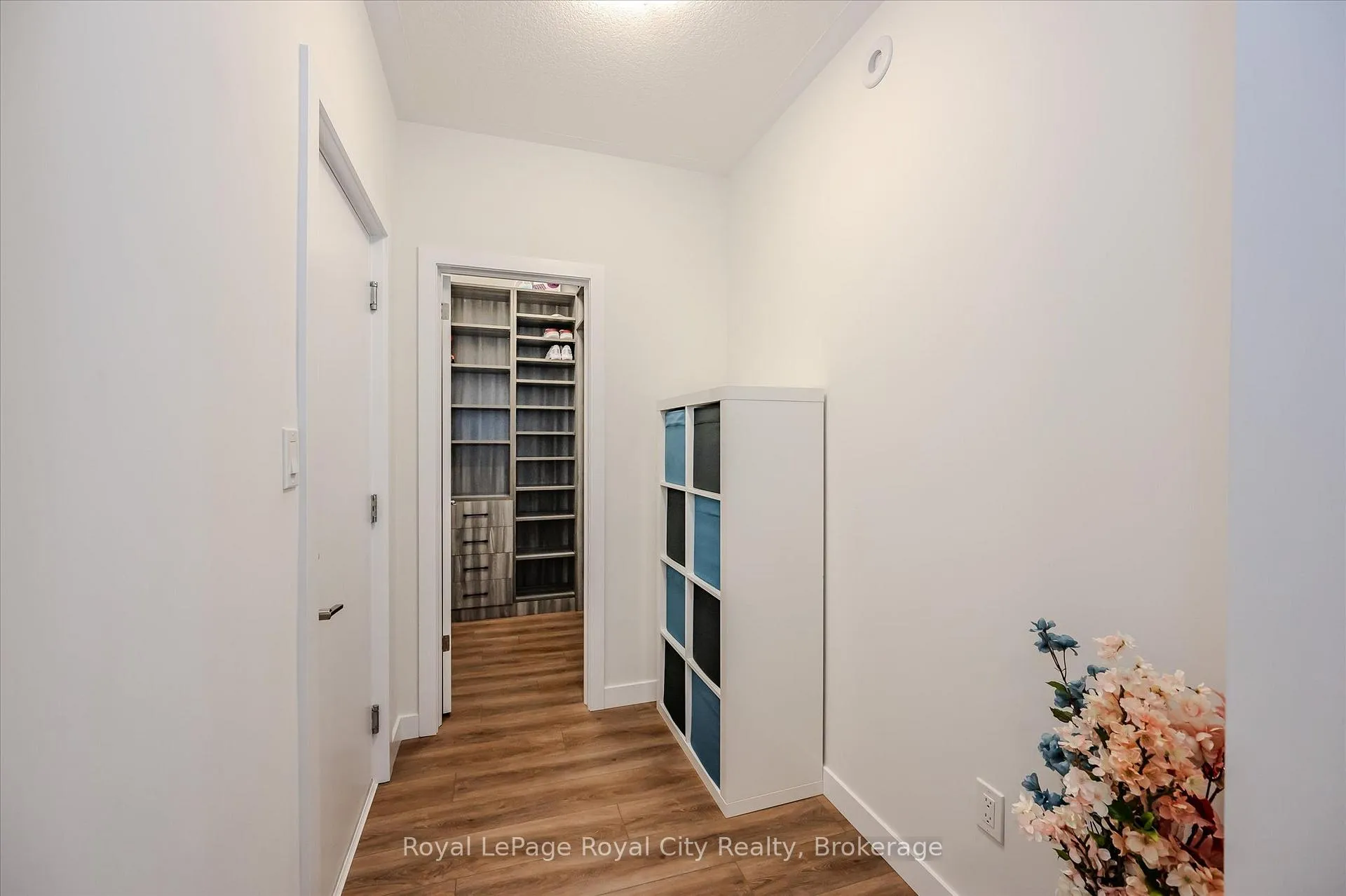 Photo 5 of 49 Ryder Avenue, Guelph, Kortright West — HOMEH
