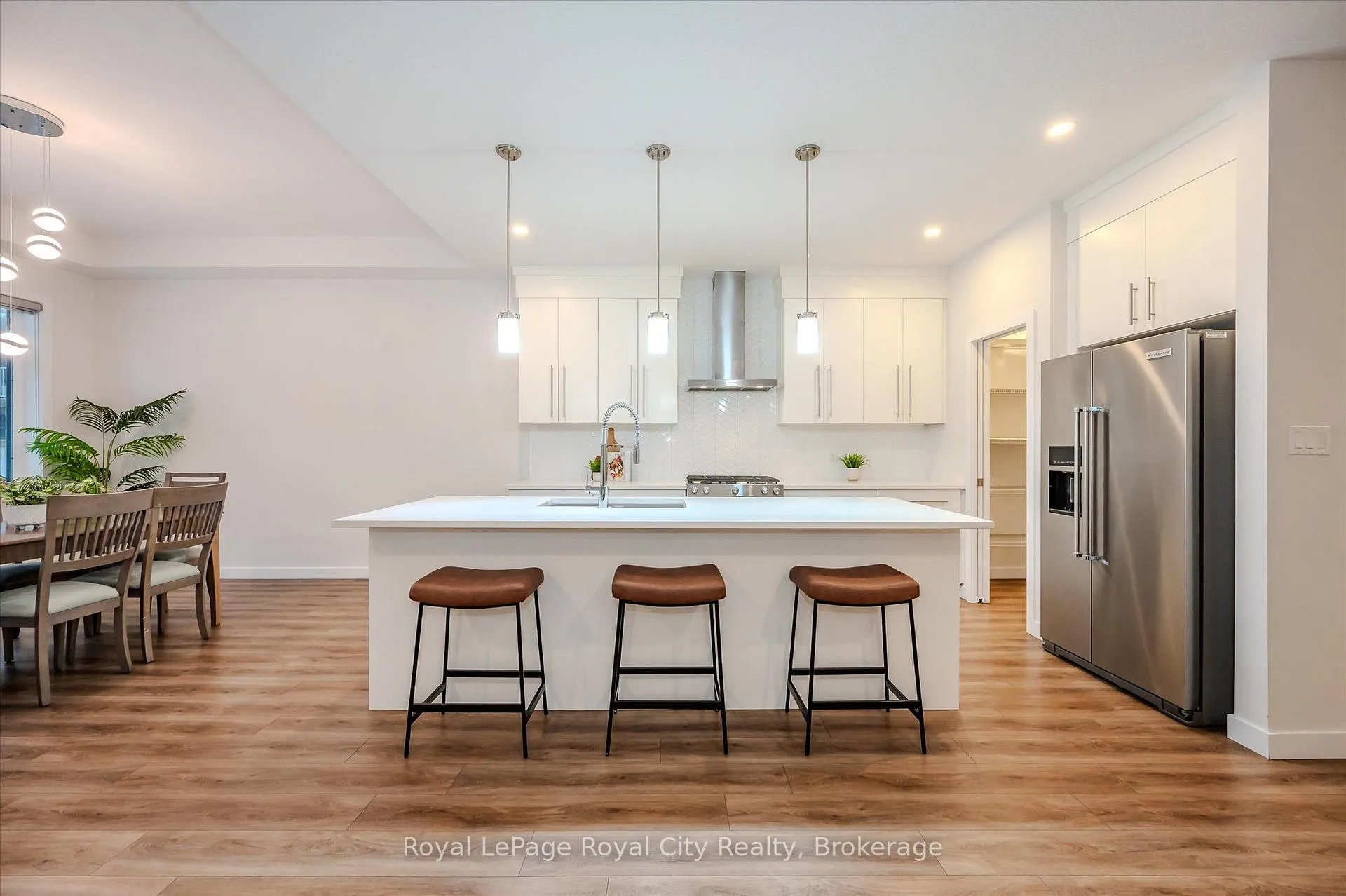 Photo 10 of 49 Ryder Avenue, Guelph, Kortright West — HOMEH