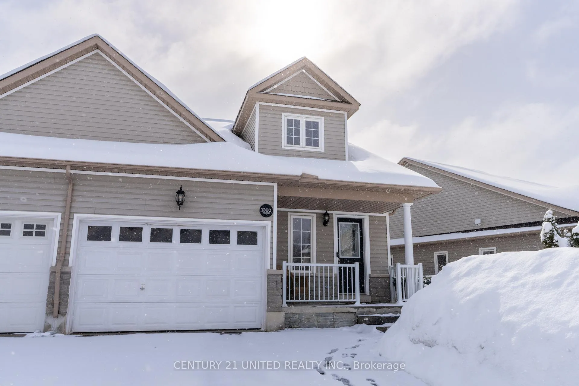 Photo 1 of 1360 Ireland Drive, Peterborough, Monaghan Ward 2 — HOMEH